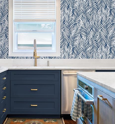 Miniatura 3 de NextWall Stacy Garcia Home Mod Palm Peel and Stick Papel pintado (azul costero)