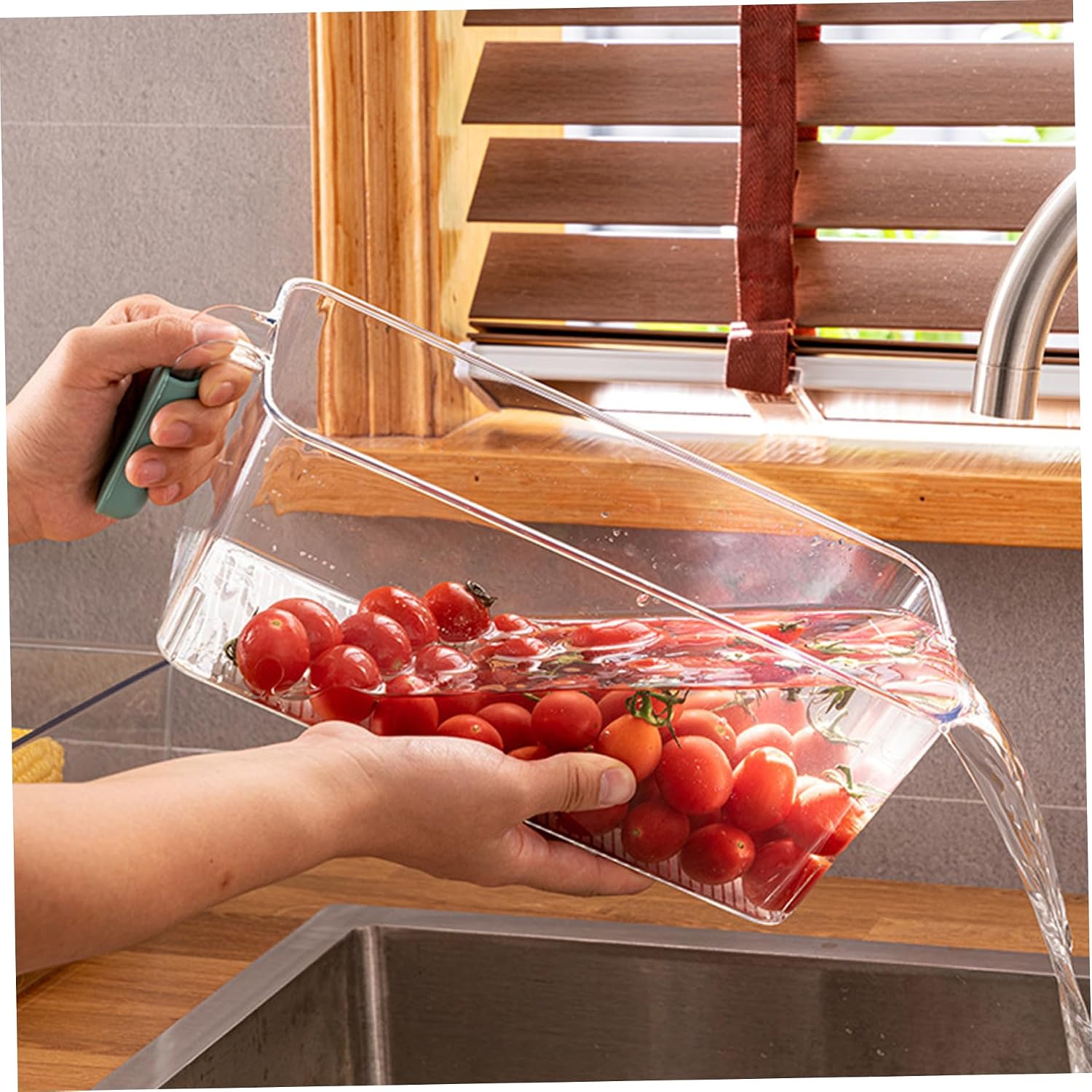 Ice Bin for Freezer with Scoop, Plastic Freezer Ice Bin with Pull out Handle, Clear Storage Bucket for Home, Bars, Restaurants