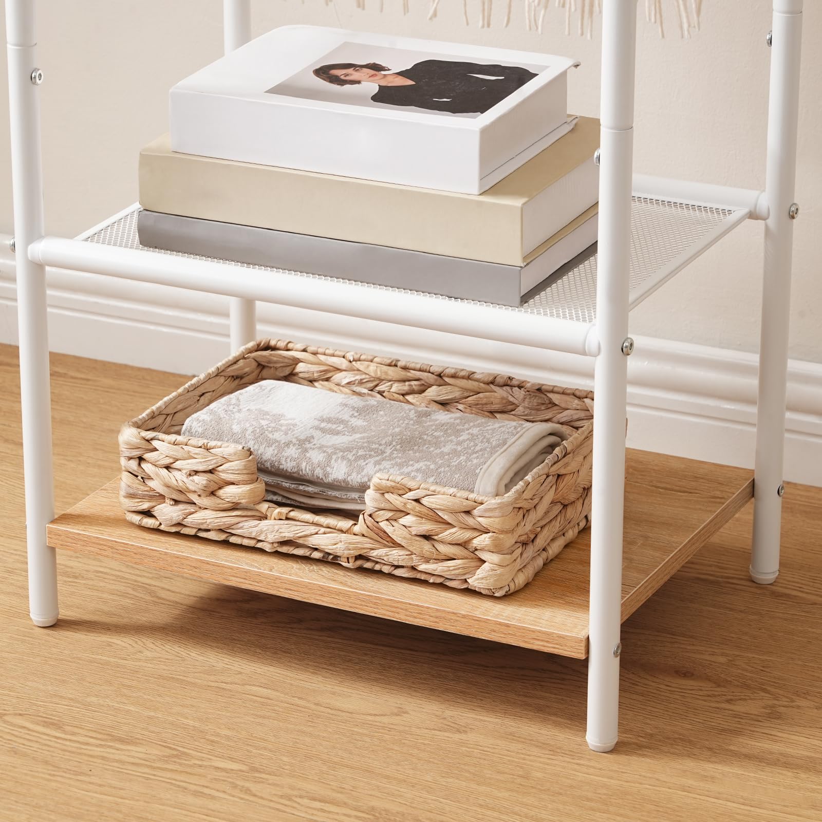 HOOBRO Porte-Serviettes sur Pieds avec 3 Barres, Support Salle de Bain, Blanc et Bois EWN05LB01