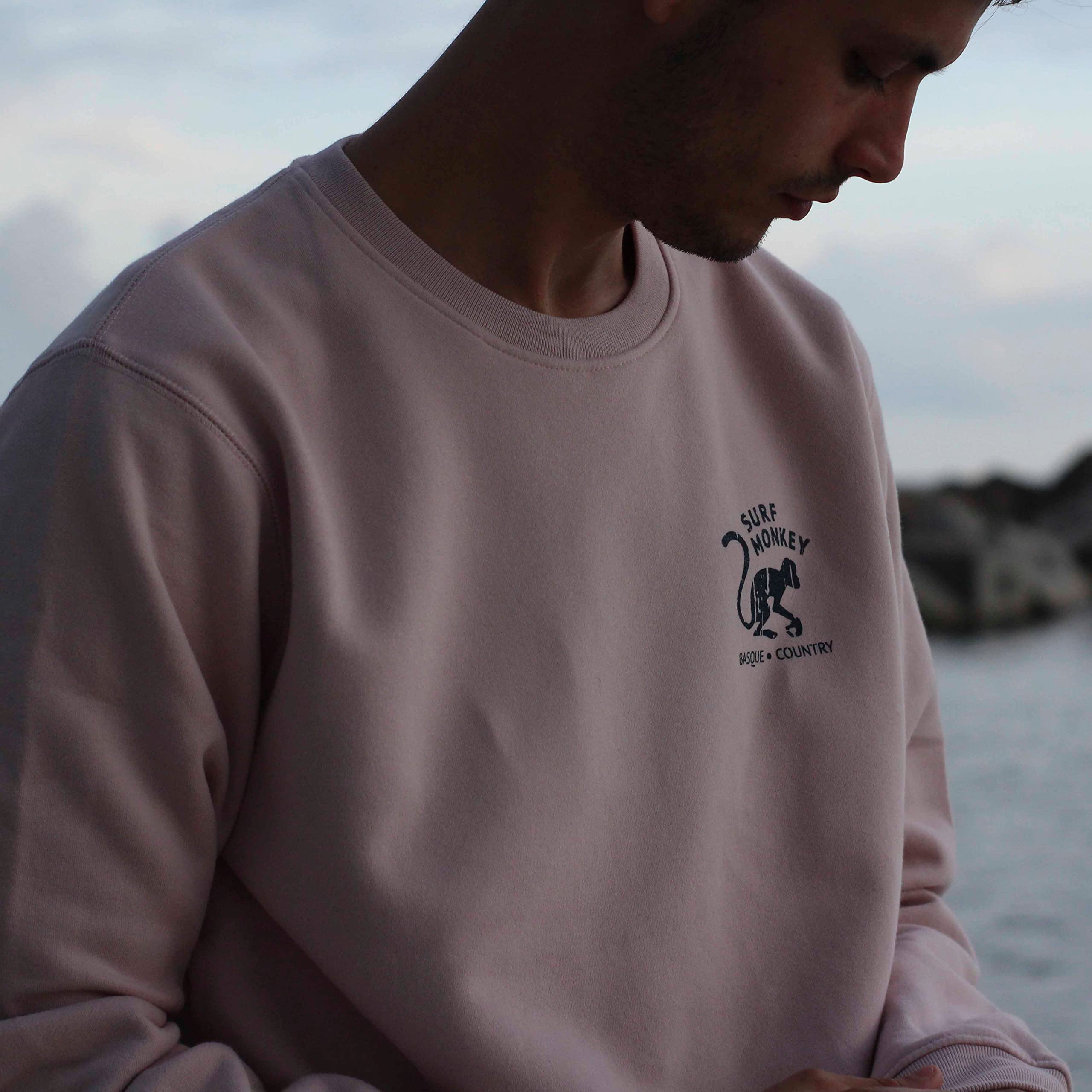 DRESSED IN MUSIC PLAY WITH ME Sudadera clásica de Cuello Redondo con Estampado Surf Monkey®