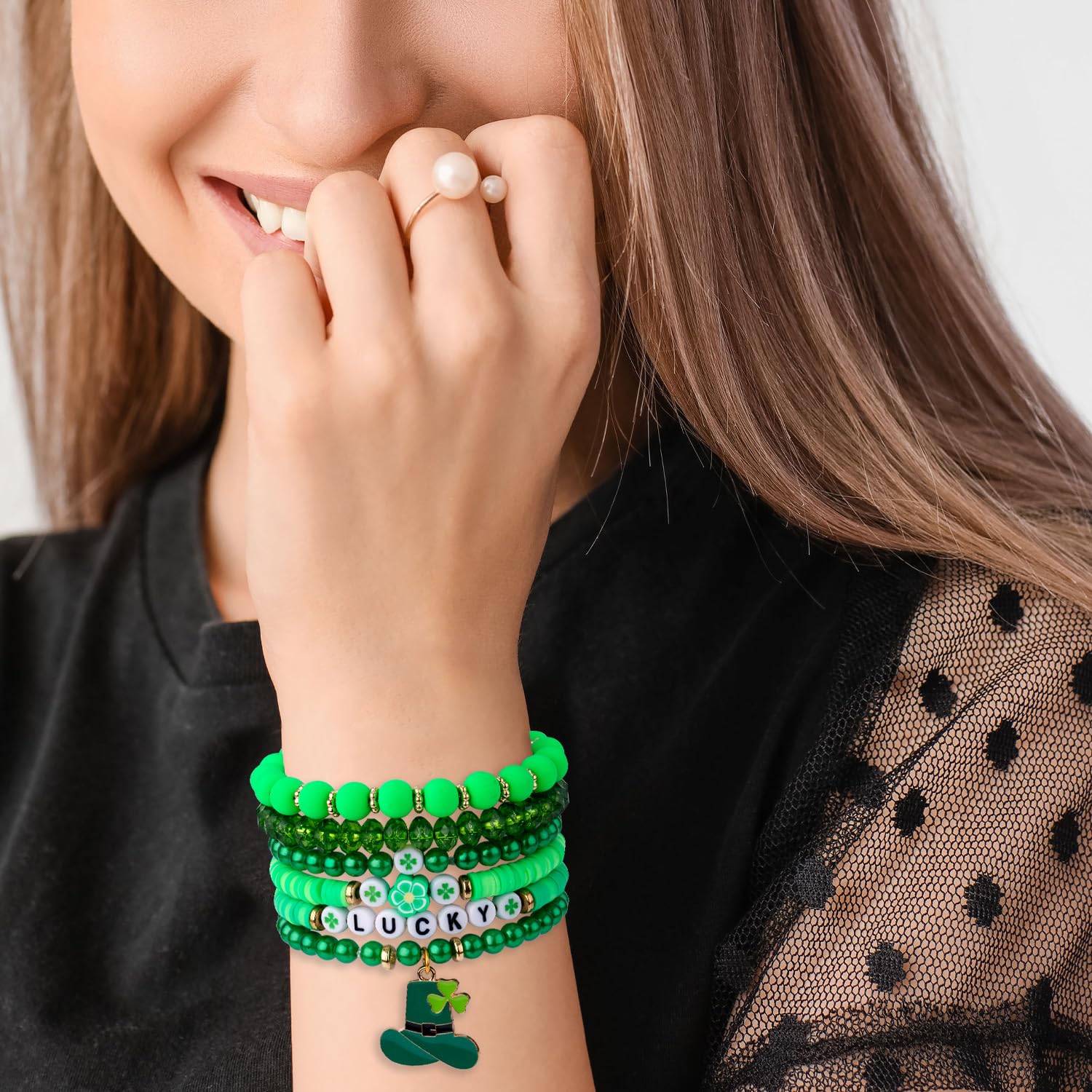 6szt Bransoletki na Dzień Świętego Patryka, Zielone Bransoletka z Zawieszką Koniczyny 6 Wzorów Bransoletka Irish Akcesoria Jubilerskie na Prezent na Walentynki Okazji Dnia Świętego Patryka