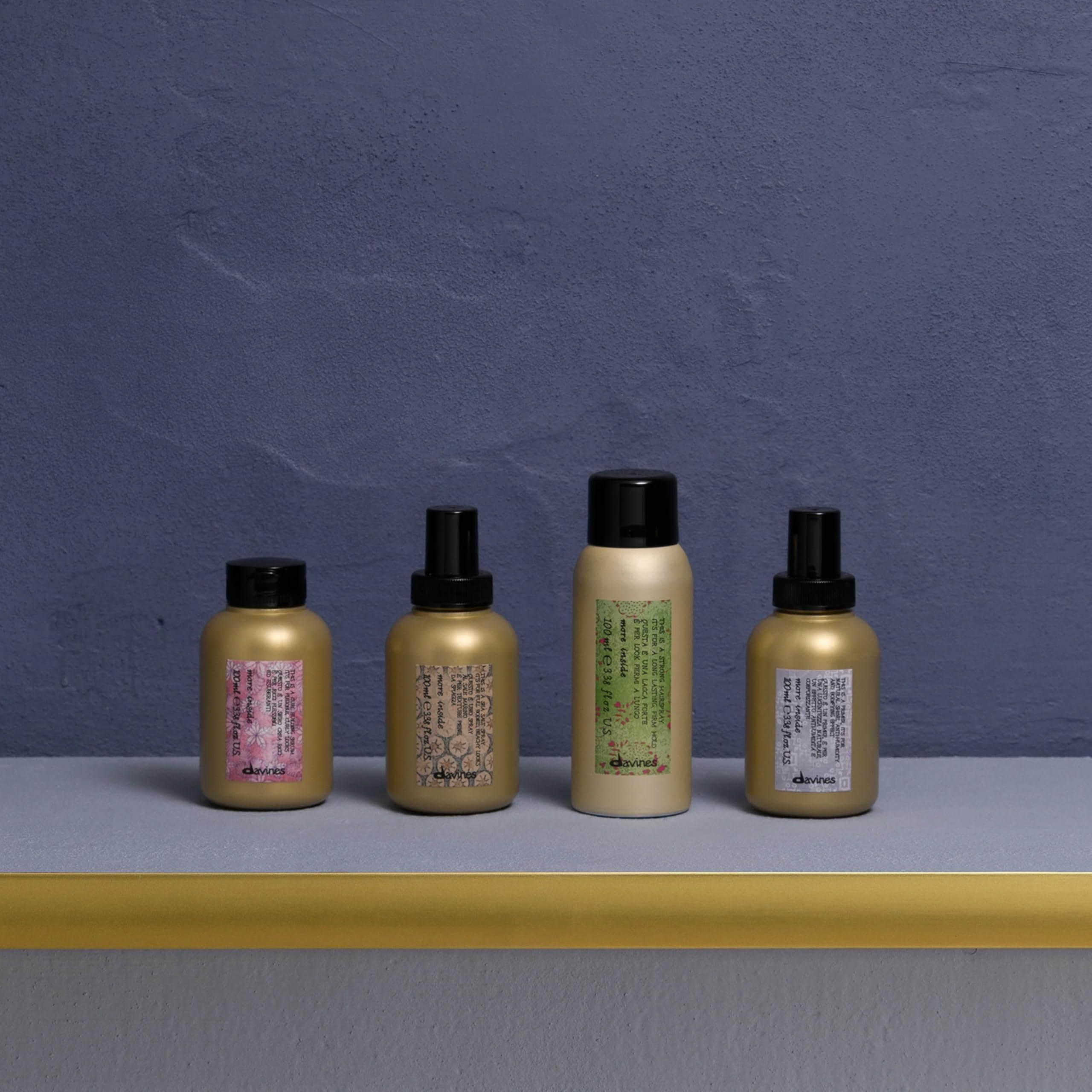 Davines Curl Building Serum 100 Ml. | Sérum sin aclarado para crear rizos definidos y elásticos. 'Curl Building Serum' agrega elasticidad y brillo a los rizos, bloqueando el encrespado y la humedad.