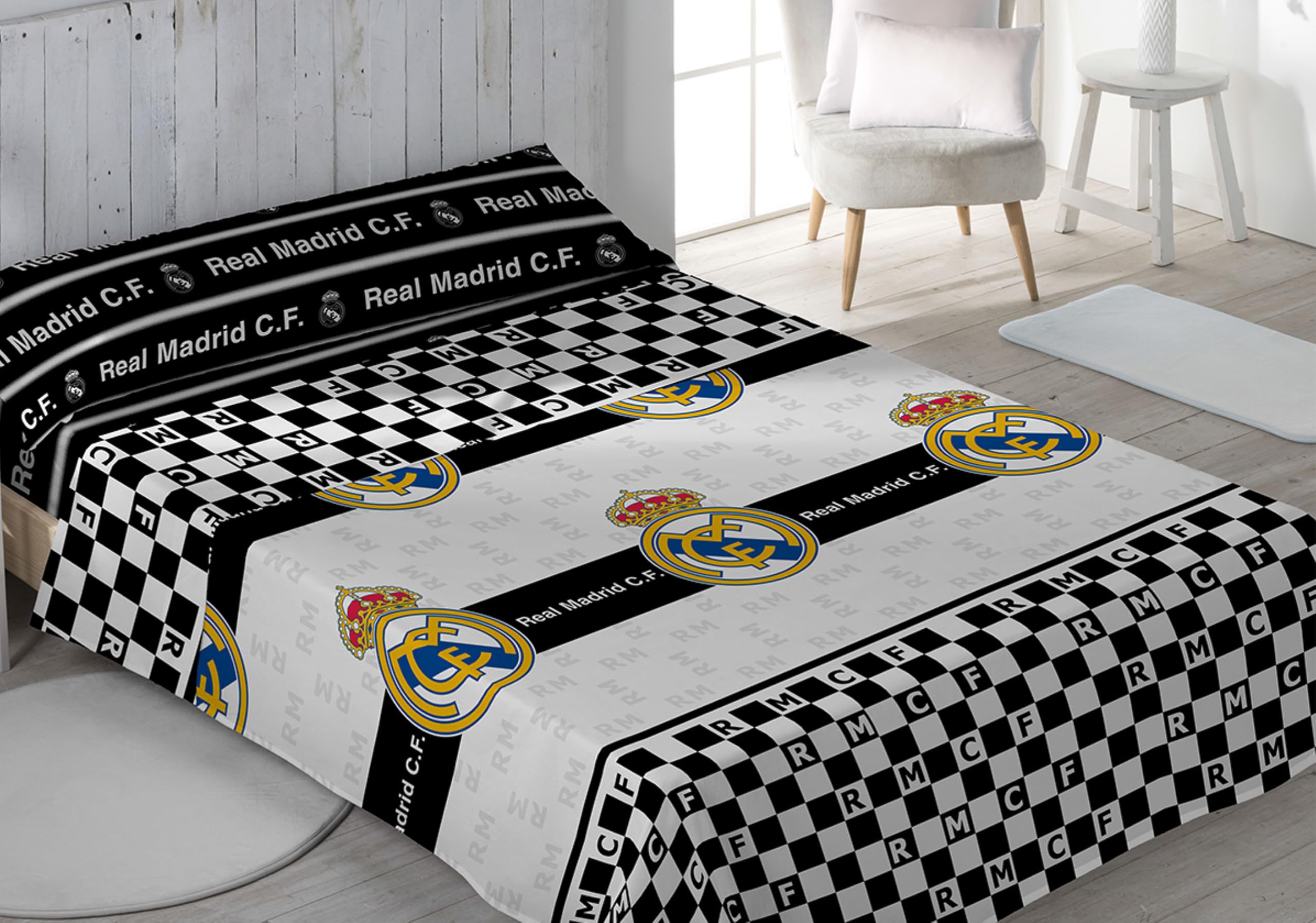 ASDITEX Real Madrid C.F. Juego de Sábanas Oficiales, Diseño de Cuadros en Blanco y Negro, con Escudo del Club para Cama de (90)
