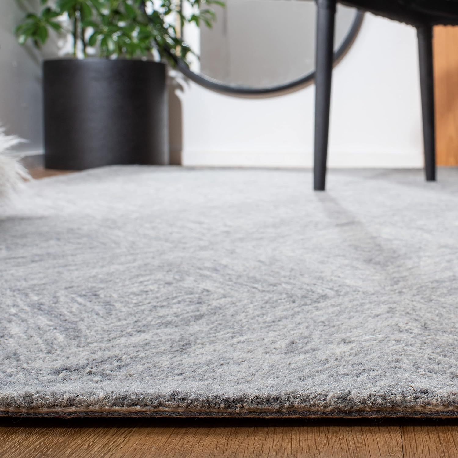 SAFAVIEH Metro Collection 5' x 8' Grey MET105F Handmade Premium Wool Living Room Dining Bedroom Area Rug
