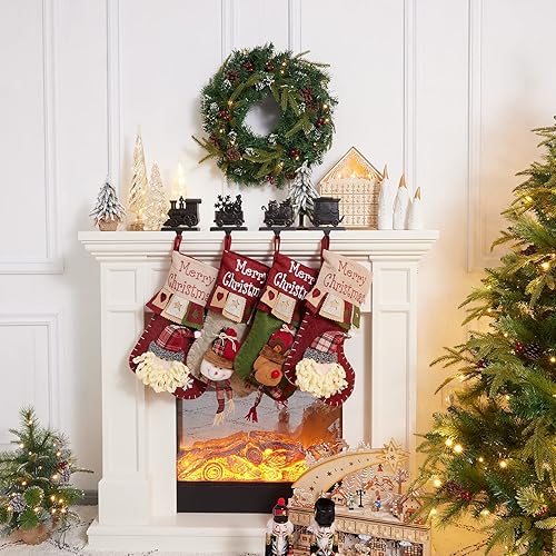 Miniatura 6 de WBHome Juego de 4 soportes para calcetines de Navidad, patrones de tren y colgador antideslizante para chimenea, mantel y decoración navideña