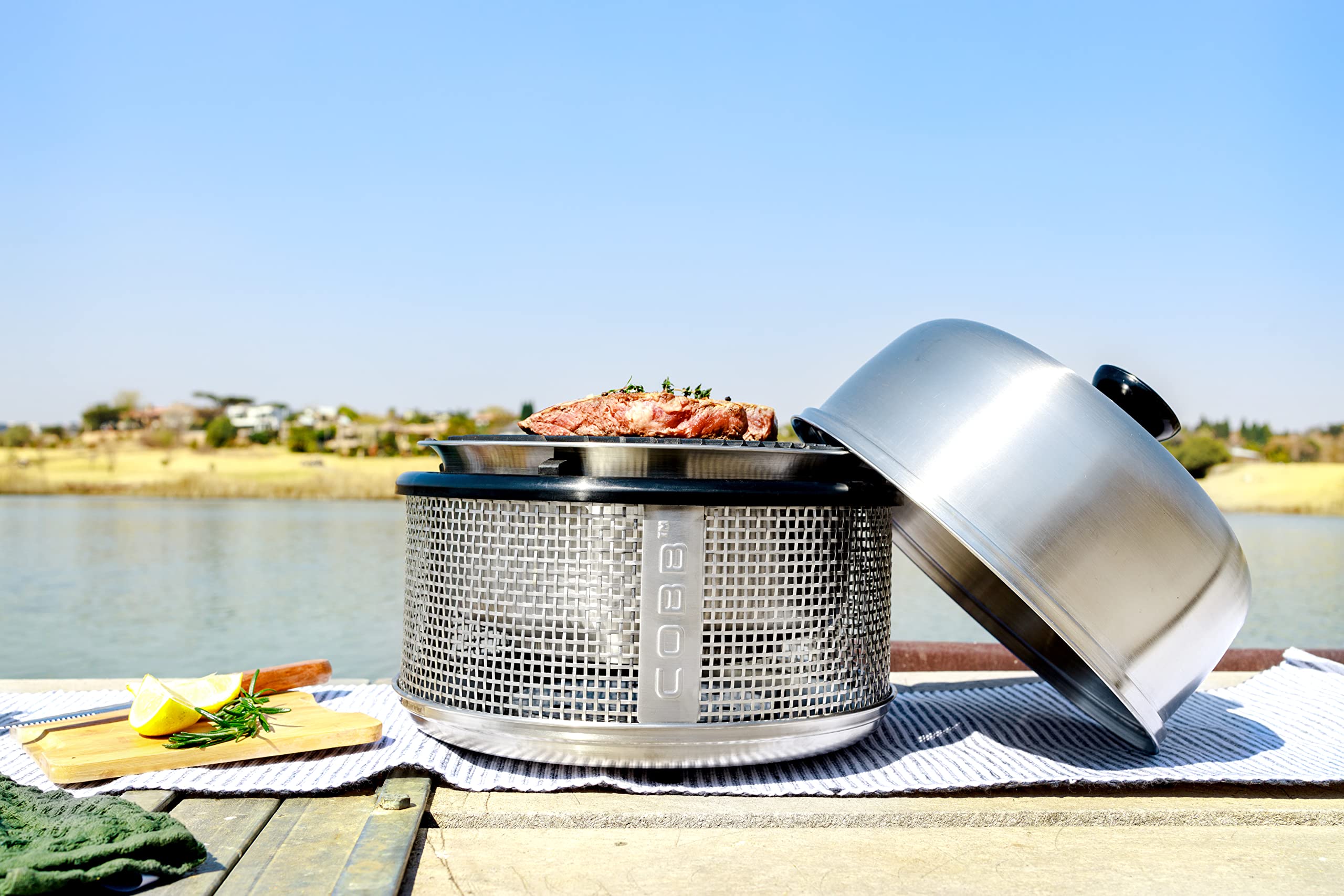 COBB Grill Air Deluxe (griglia a carbonella di alta qualità e maneggevole) n. 300-1