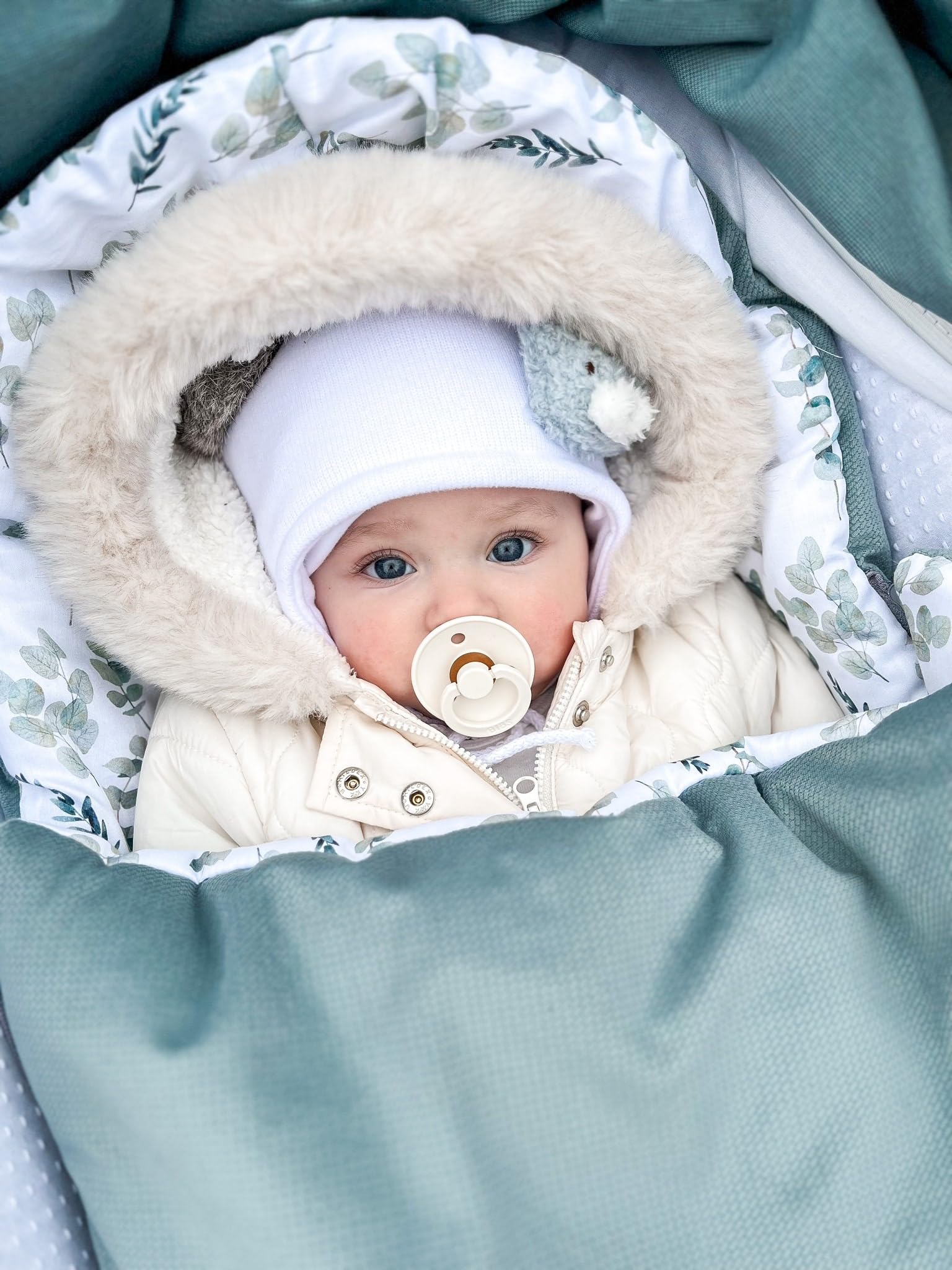 Fußsack für Babyschale Ganzjährig Boucle, Übergang Einschlagdecke universal 3-Punkt Eukalyptus