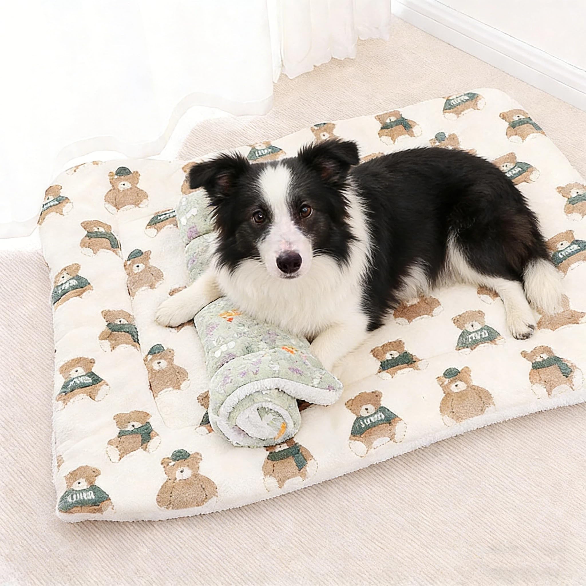 TKLake Dog Bed Mat Reversible Cat Mat Soft & Comfortable Kennel Pad for Crate Durable Machine Washable Dog Mat Mattress Ideal for Crate, Kennel, and Home Use (Cappuccino Bear 89 X 68 cm)
