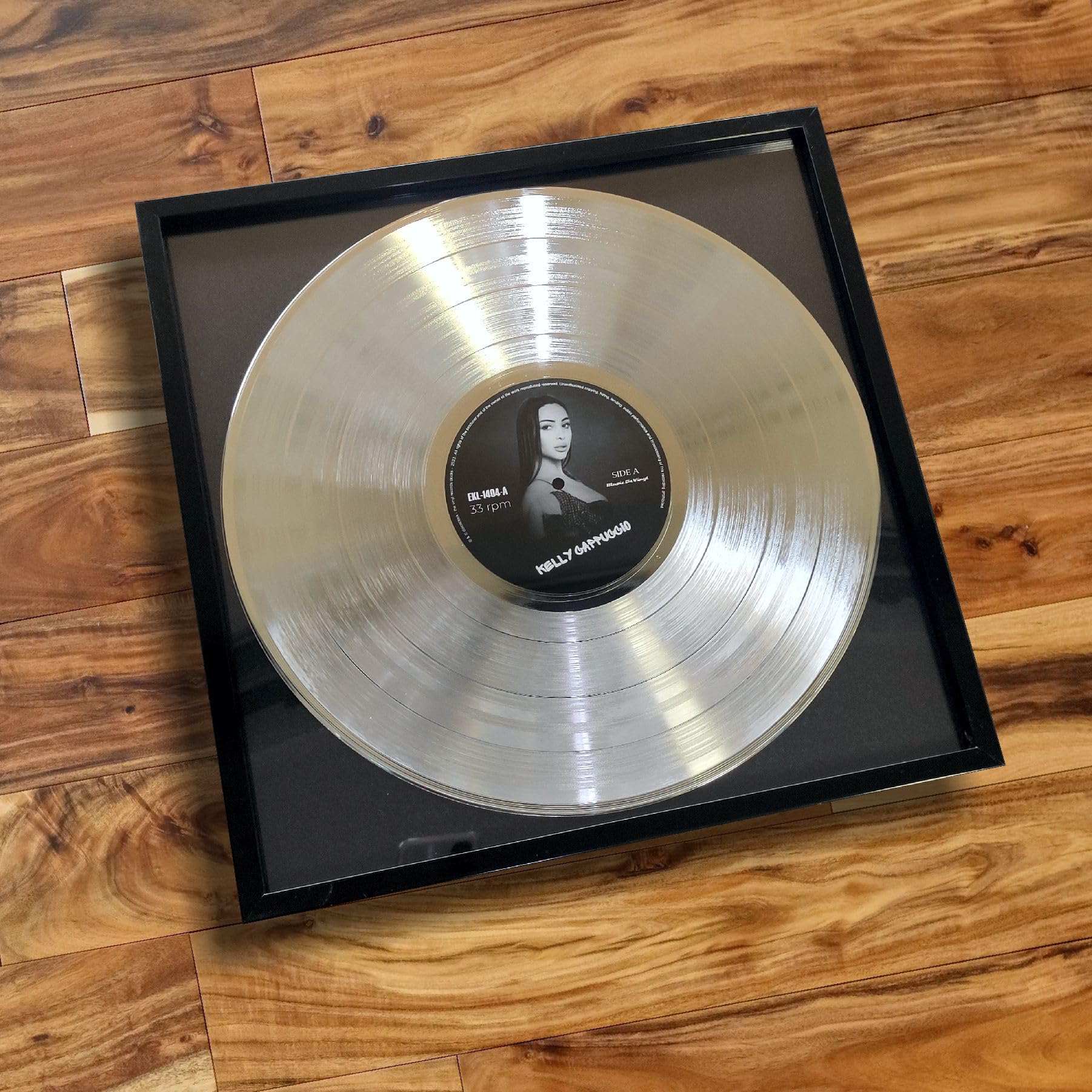 Ingelijste en personaliseerbare goud- of platina schijf – carrièreprijs – cadeau-idee voor zangers, muzikanten, kunstenaars en fans (verticaal