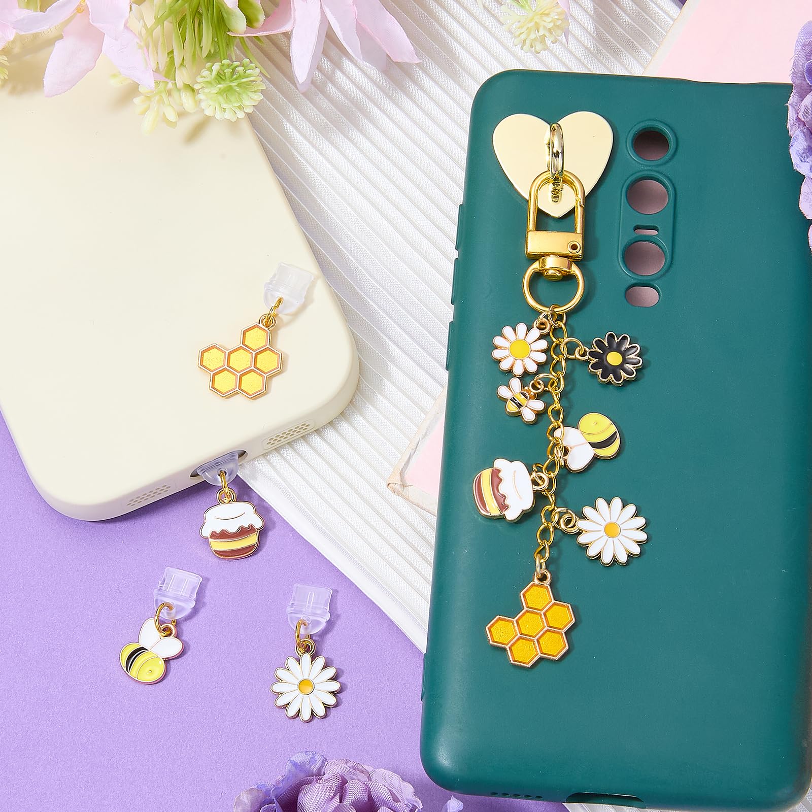 Pendentif de téléphone portable avec bouchon anti-poussière USB C assorti