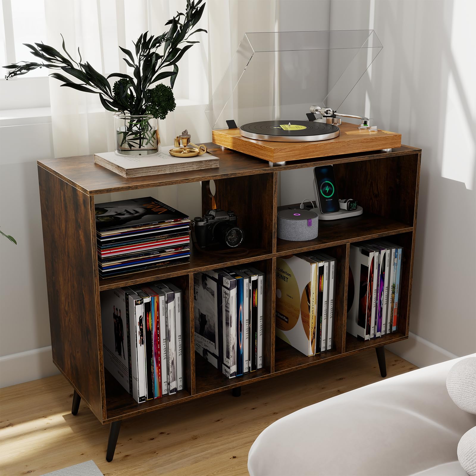 KOMFOTTEU Meuble Platine Vinyle à 3 Niveaux, Support de Tourne-Disque avec 4 Compartiments & 2 Étagères Ouvertes, Meuble Tourne-Disque, 100 x 40 x 74,5 cm (Marron, avec Station de Recharge)