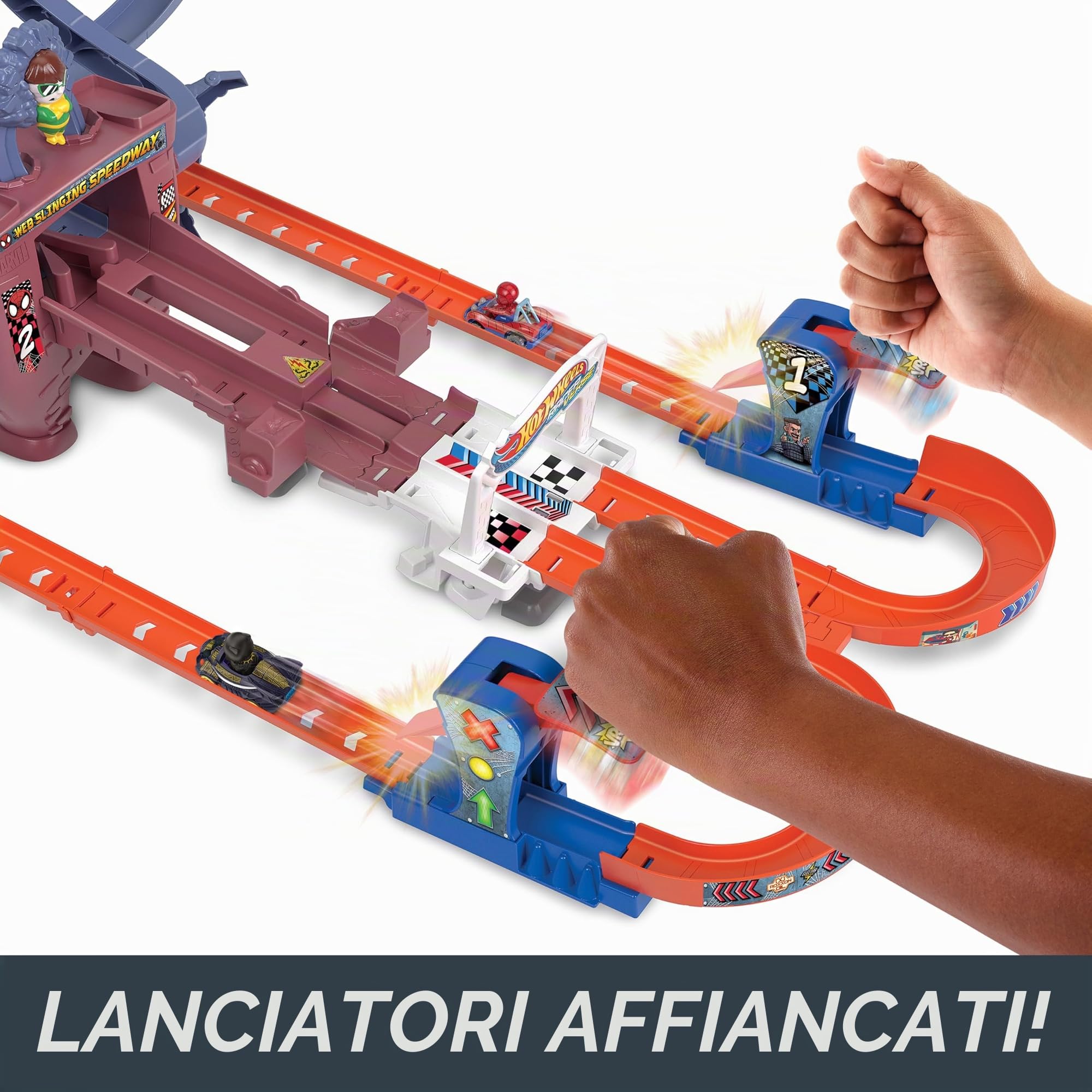 Hot Wheels RacerVerse - Pista ragnatela di Spider-Man, corsa multigiri per sfuggire al Dottor Octopus, include due macchinine di Spider-Man e Black Panther, giocattolo per bambini, 4+ anni, HTM08