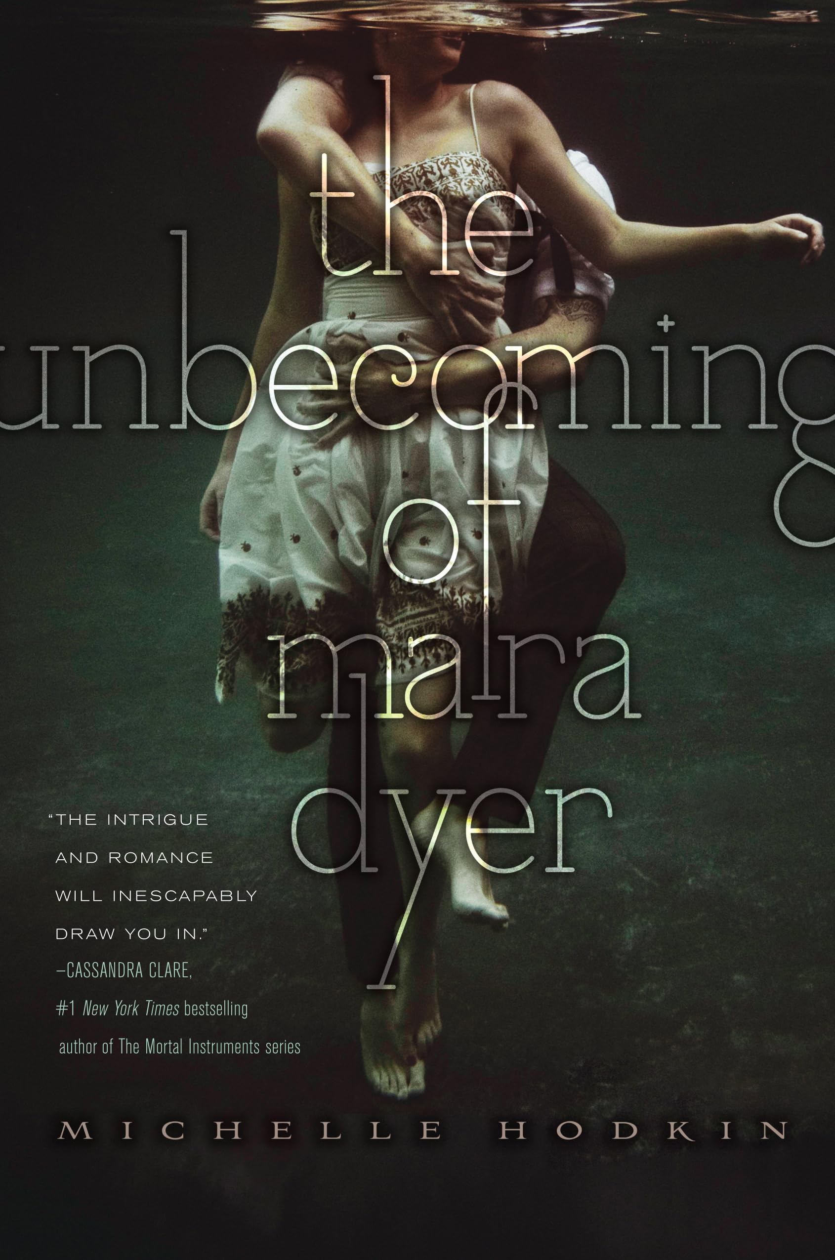 The Unbecoming of Mara Dyer (The Mara Dyer Trilogy)