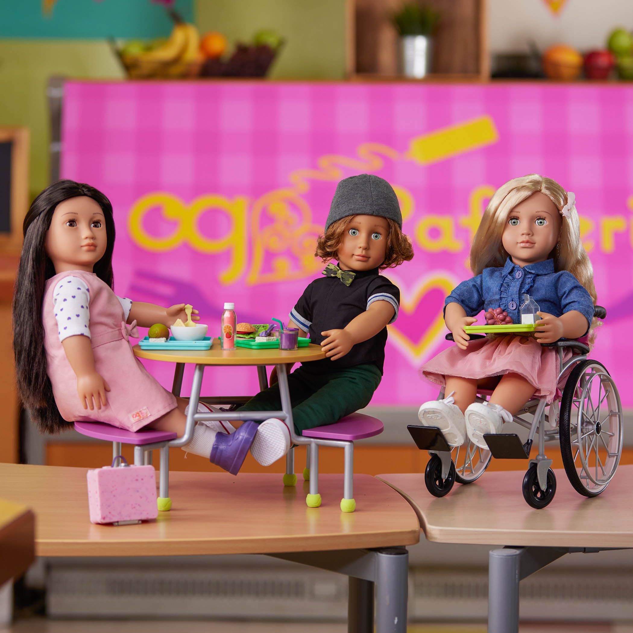 Our Generation – 46 cm Puppe – Blondes Haar & grüne Augen – Puppenkleidung mit Rüschchen-Top und rosa Rock – Rollenspiel – Spielzeug für Kinder ab 3 Jahren – Emily