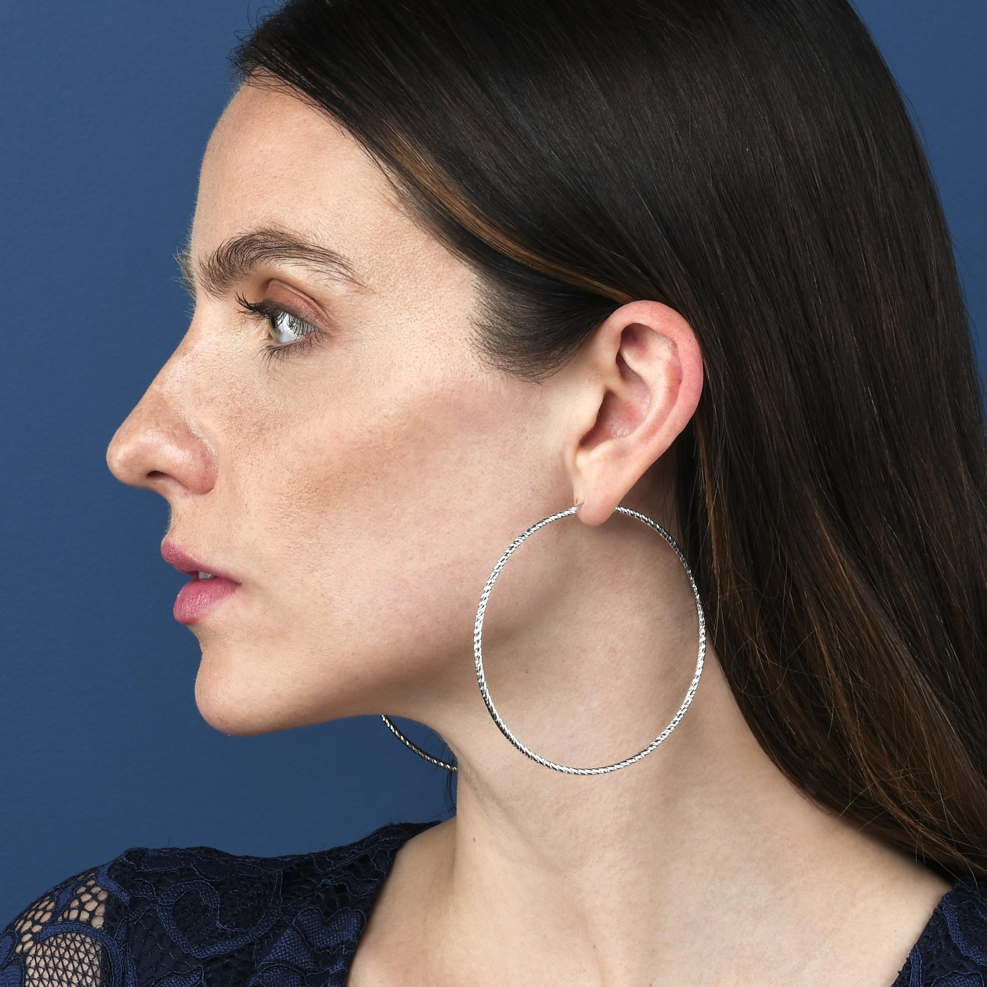 Diamond Treats Pendientes de aro de plata de ley 925 para mujeres y adolescentes, aro de plata con corte de diamante para mujer, pendientes de aro de plata 925 brillantes en varios tamaños, joyería