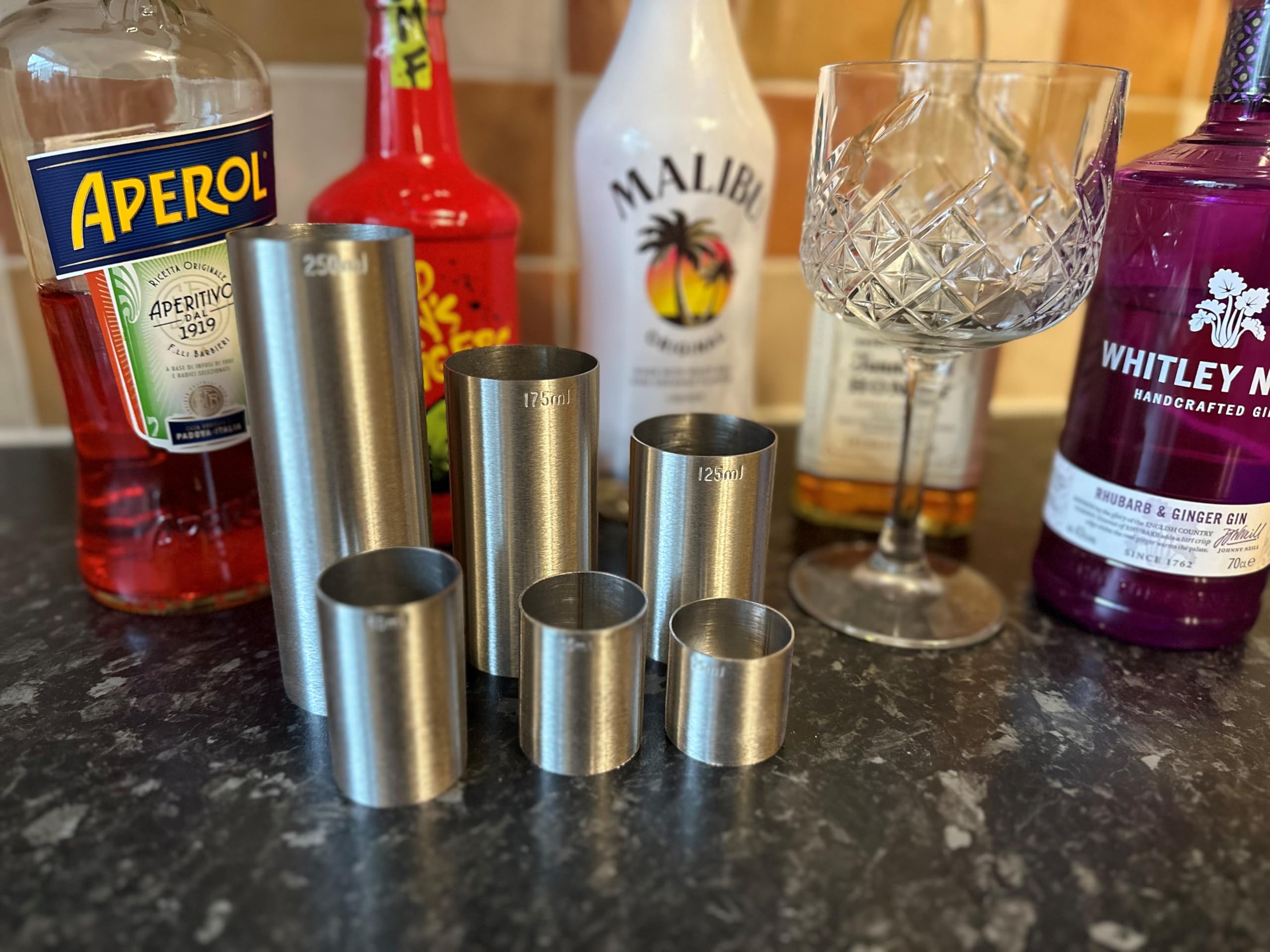 Beaumont Home Bar Professional - Juego de medidores de bebidas de acero inoxidable (6 – 25 ml, 35 ml, 50 ml, 125 ml, 175 ml y 250 ml, calidad comercial de pub y restaurante (FS) (PK1)