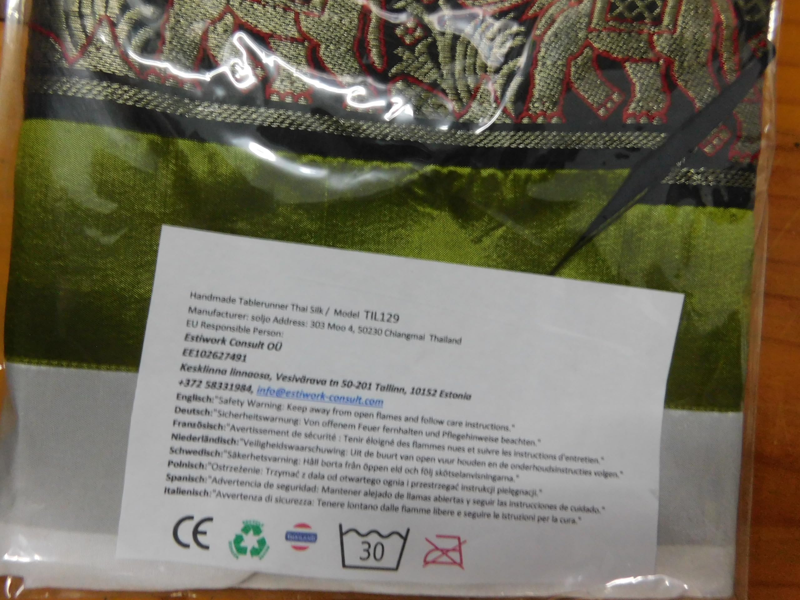 Elefanten-Tischläufer Aus Thai-Seide – 150 Cm Lang, 33 Cm Breit, Maschinenwaschbar (verschiedene Farben)