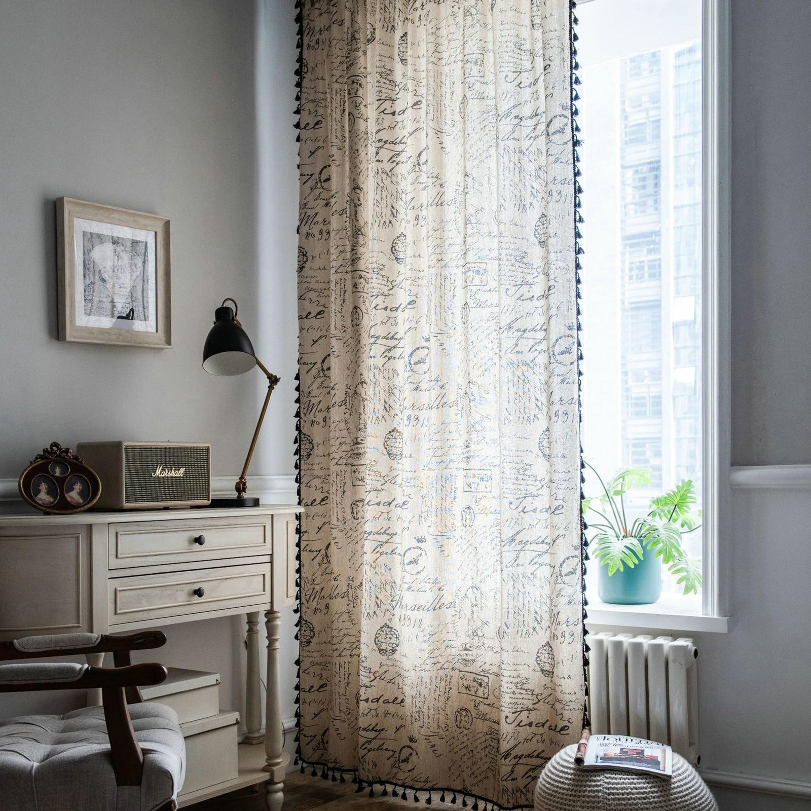 Daesar Rideaux Salon Moderne Semi Transparent Beige Noir 150x220CM, Lot de Deux Rideaux de Fenetre à Crochets Motif Lettres avec Glands Coton Lin Fenêtre Rideaux Chambre Balcon Baie Vitrée