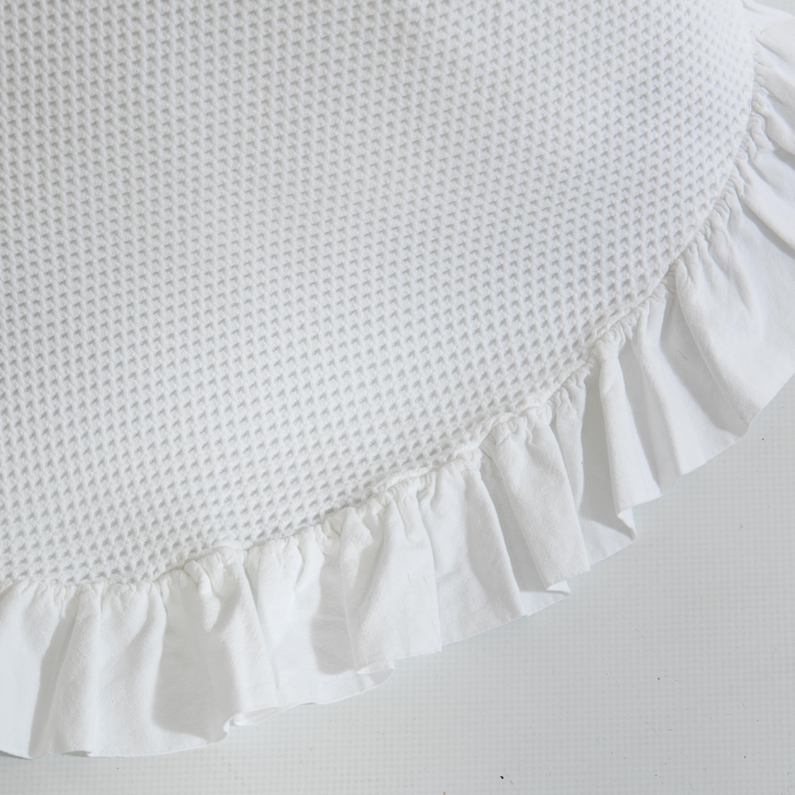 Colcha Blanca con Volante - Colcha 280x260 para Cama de 200 - Algodón Eva - Colcha de Verano con Estampado Elegante
