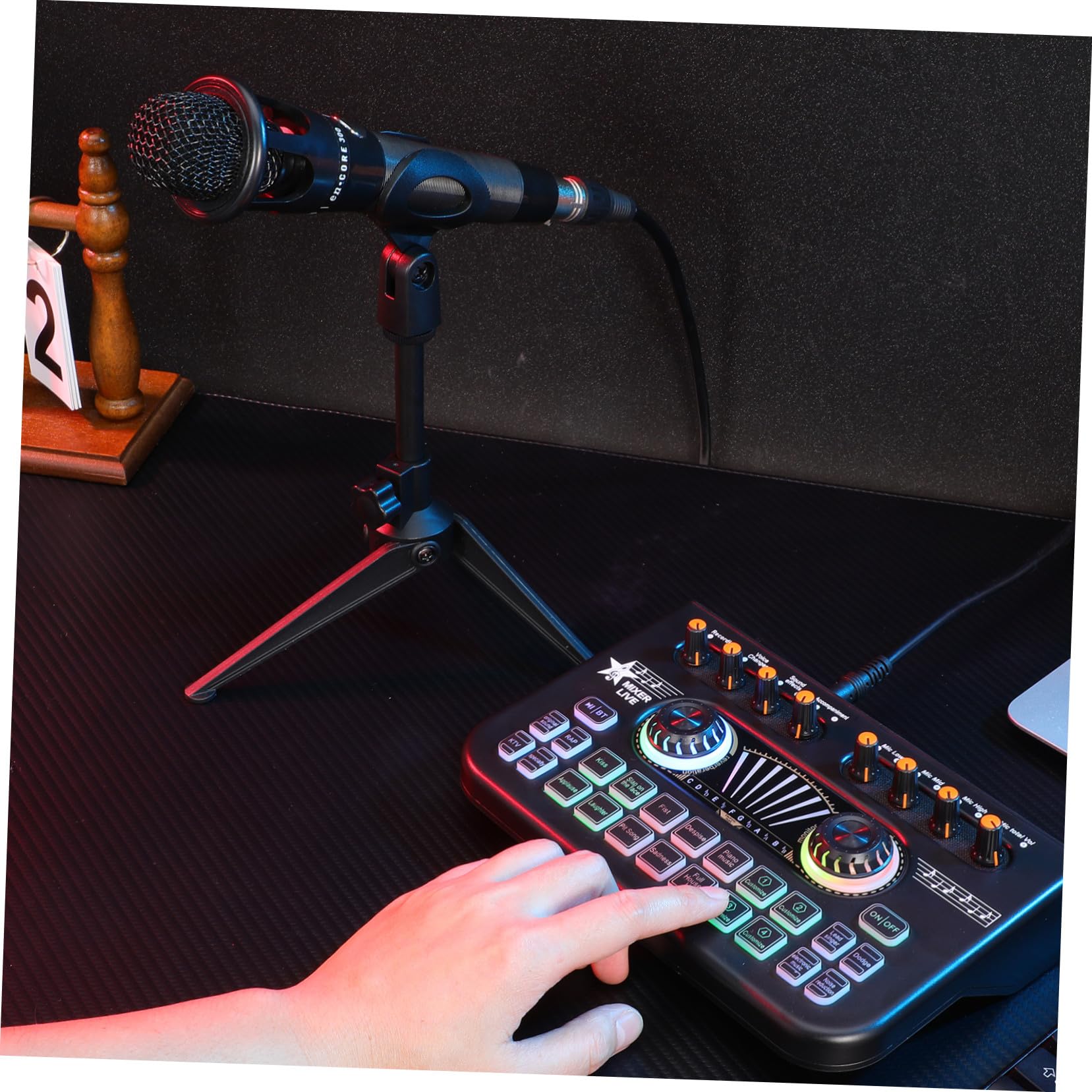 Yardwe Live Soundkarte mit Audiomixer und Stimmverzerrer Professionelles Podcast Mikrofon Bundle Metall und Kunststoff für Live Streaming und Musikaufnahme