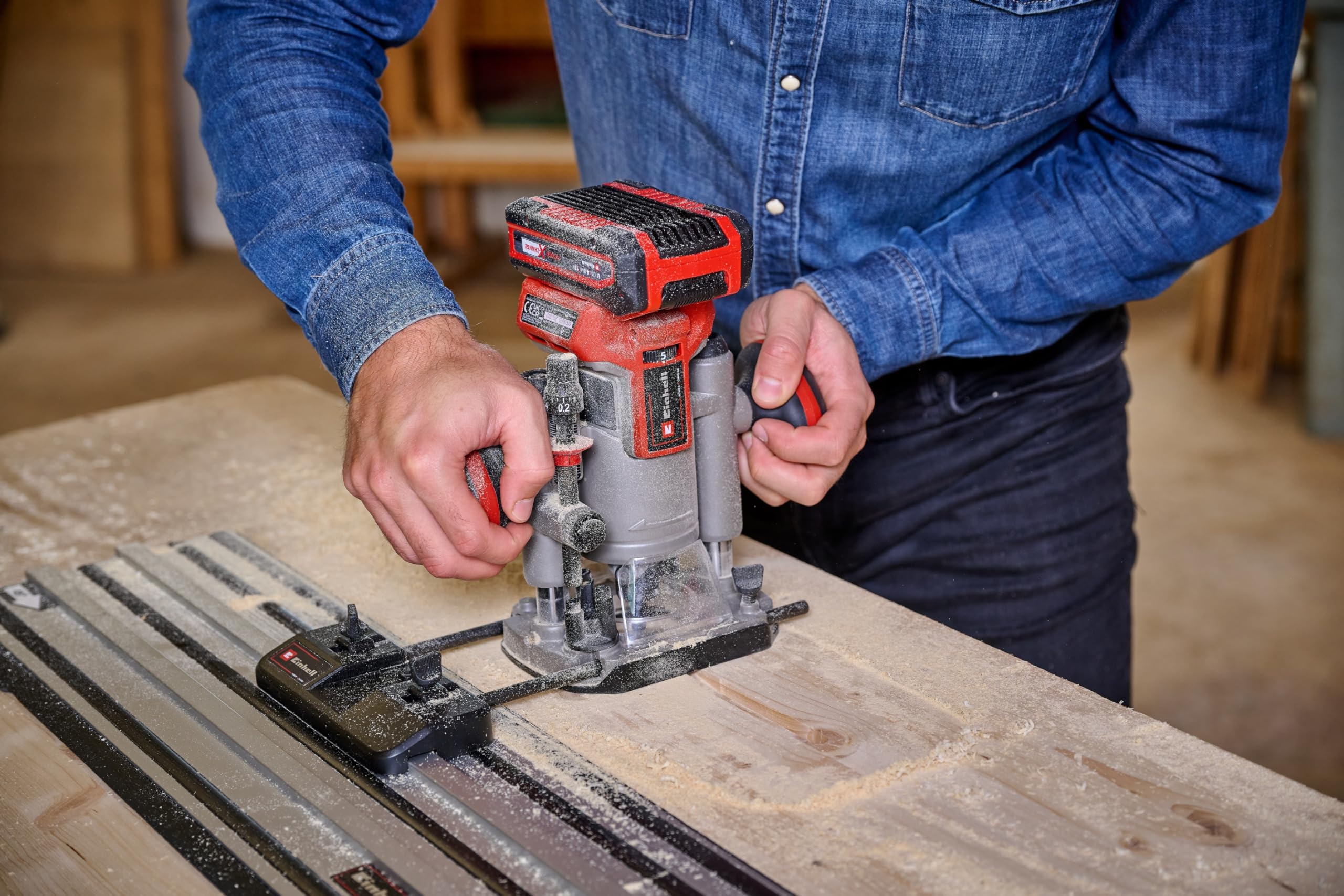 Einhell - Adattatore per binario di guida originale per fresatura (adattatore per fresatura superiore/fresatura dei bordi, compatibile con guide e fresatura di varie marche, con regolazione fine)