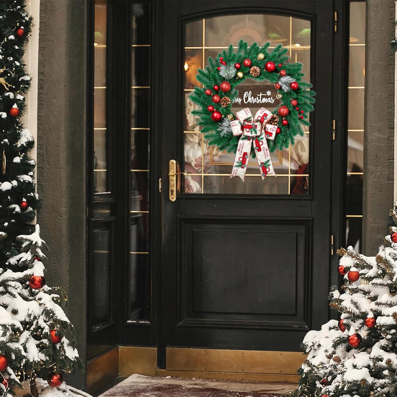 Coronas artificiales de Navidad de 22 pulgadas, corona decorativa duradera para colgar con conos de pino, bayas rojas, lazo a cuadros de búfalo, adornos de bolas para decoración navideña del
