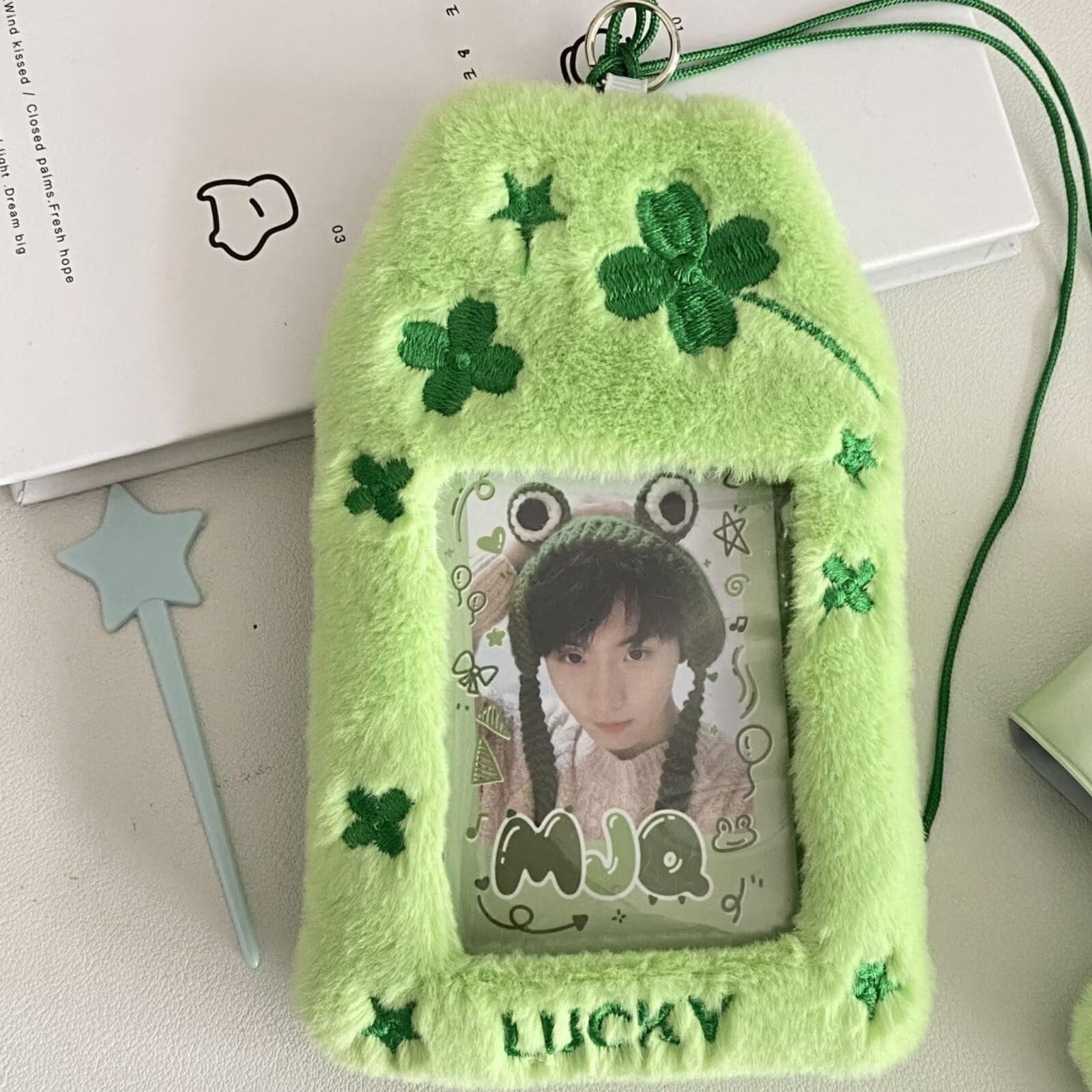 Green Clover Photocard Porte-Traits, Support en Peluche Photocard Outdoor ID Couverture DE Couverture DE Court