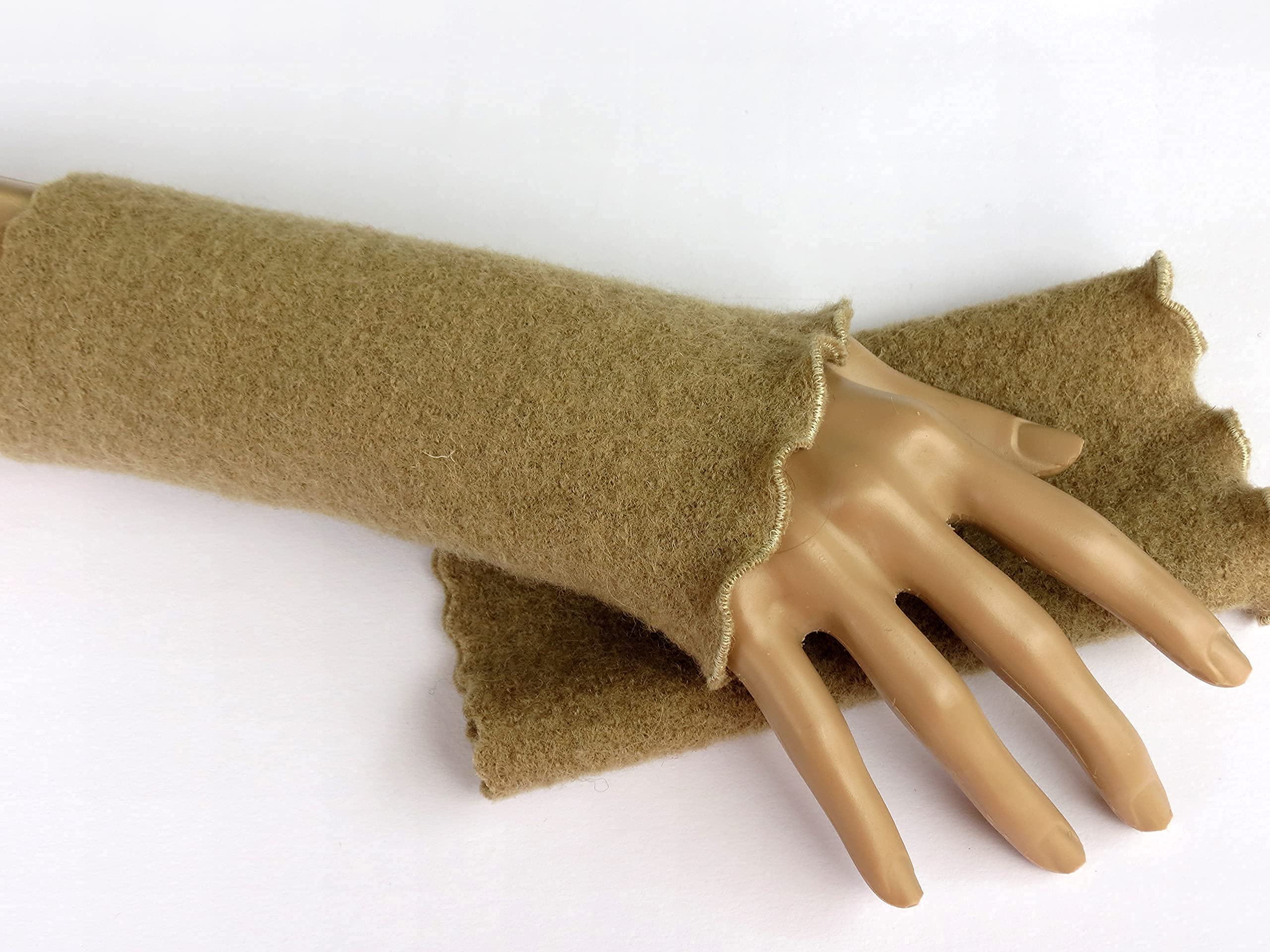 Armstulpen/Pulswärmer: Walkloden (Walkwolle, Kochwolle) in Beige-Farbe