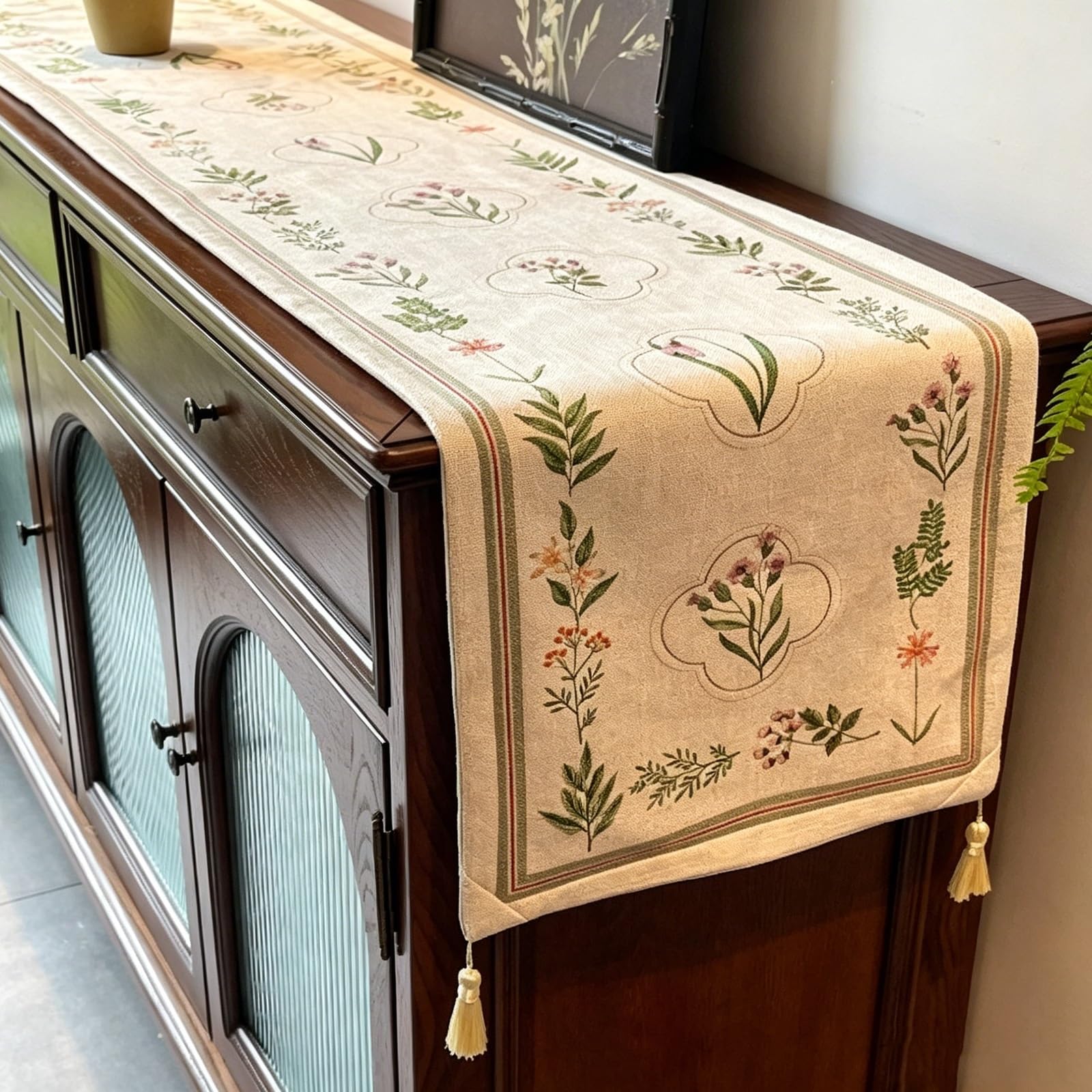 Rustic-Style Table Runner, Gold-Thread Chenille Table Runner with Tassels, Decorative Accent for TV Consoles, Dining Tables and Shoe Cabinets(Flower,140cm/55.1in)