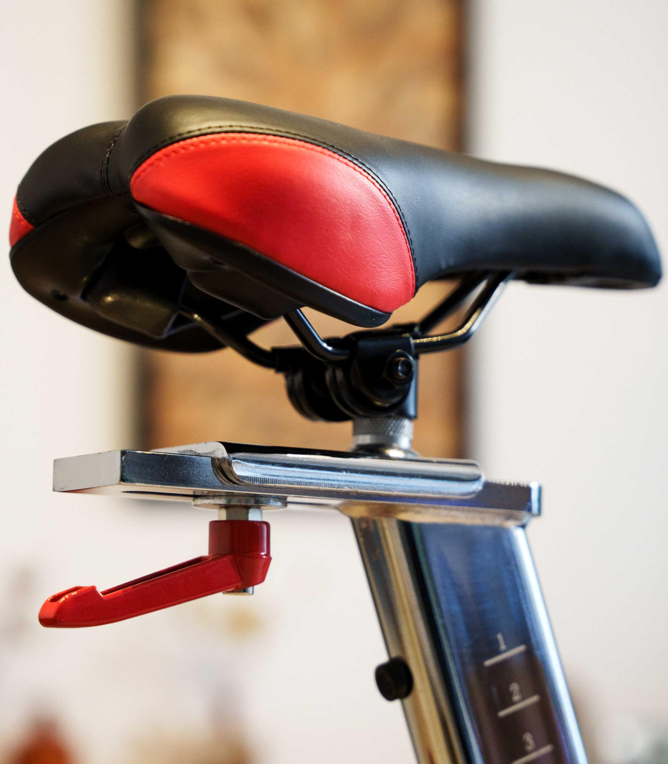 CARE FITNESS - Vélo de Biking Magnétique - Speeder - Masse d'Inertie 24 KG - Réglage Précis de la Résistance - Cale-Pieds Garantissant un Mouvement Fluide & Sécurité