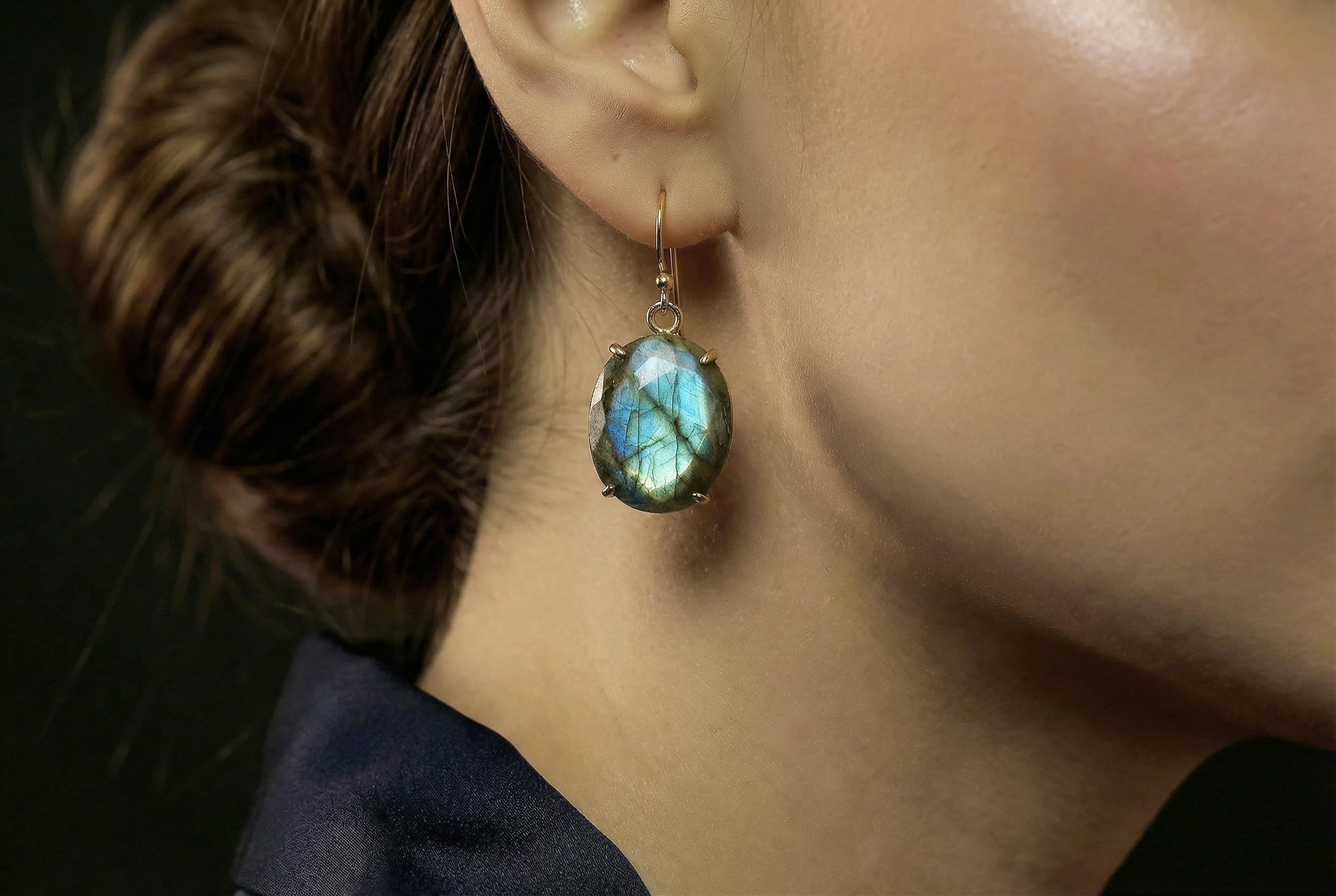 Pendientes Ovalados Facetados de Labradorita Rellenos de Oro - Joyeria Unica y Elegante Hecha a Mano - Pendientes De Piedras Preciosas en Oro