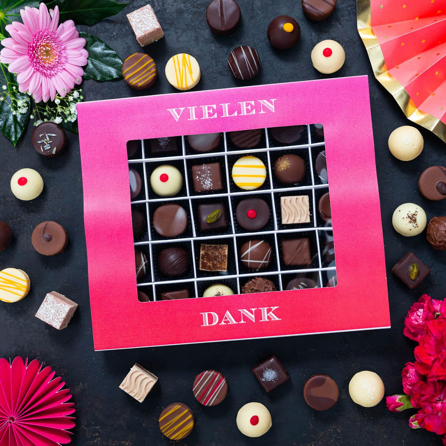 Hallingers Genuss Manufaktur Pralinen Dankeschön-Geschenk - mit & ohne Alkohol, handmade aus Confiserie-Edelkakao in wertiger XXL-Geschenkbox "Vielen Dank", Geschenkidee für Frauen Männer