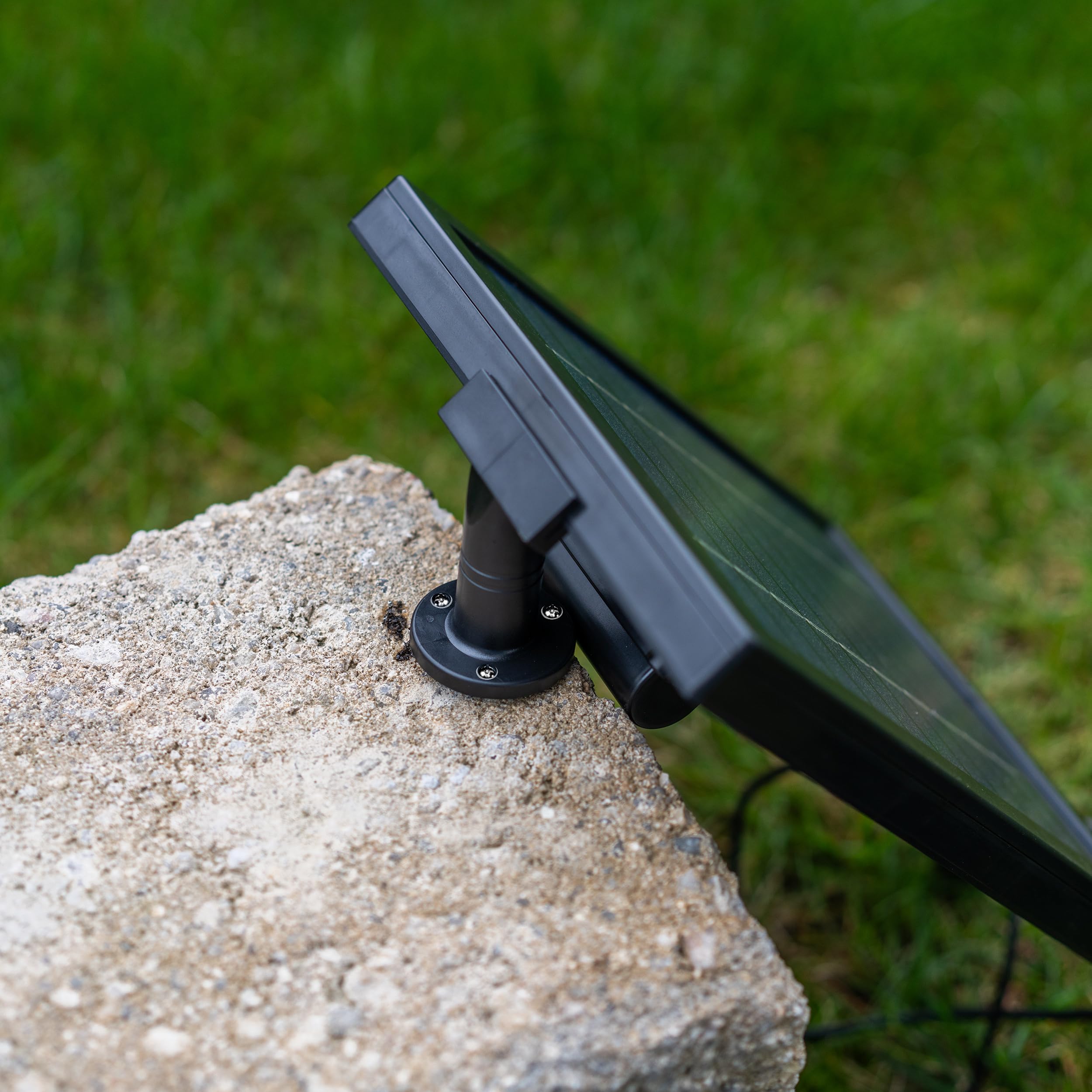 esotec Solarbrunnen für draussen Hundewelpen H=49cm, LED, USB, Pumpe, Akku, Solarmodul, Gartenbrunnen mit Wasserspiel, Springbrunnen solar für außen, Vogeltränke Balkon Garten 101382
