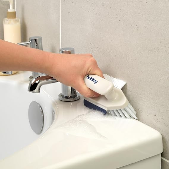 Beldray 4-in-1 Bathroom Buddy Multipurpose Deep Clean Scrubbing Brush, V-Shaped, Squeegee Edge, Narrow Side & Tail Bristles, Ergonomic Handle, Suitable for Floors, Tiles, Corners & More