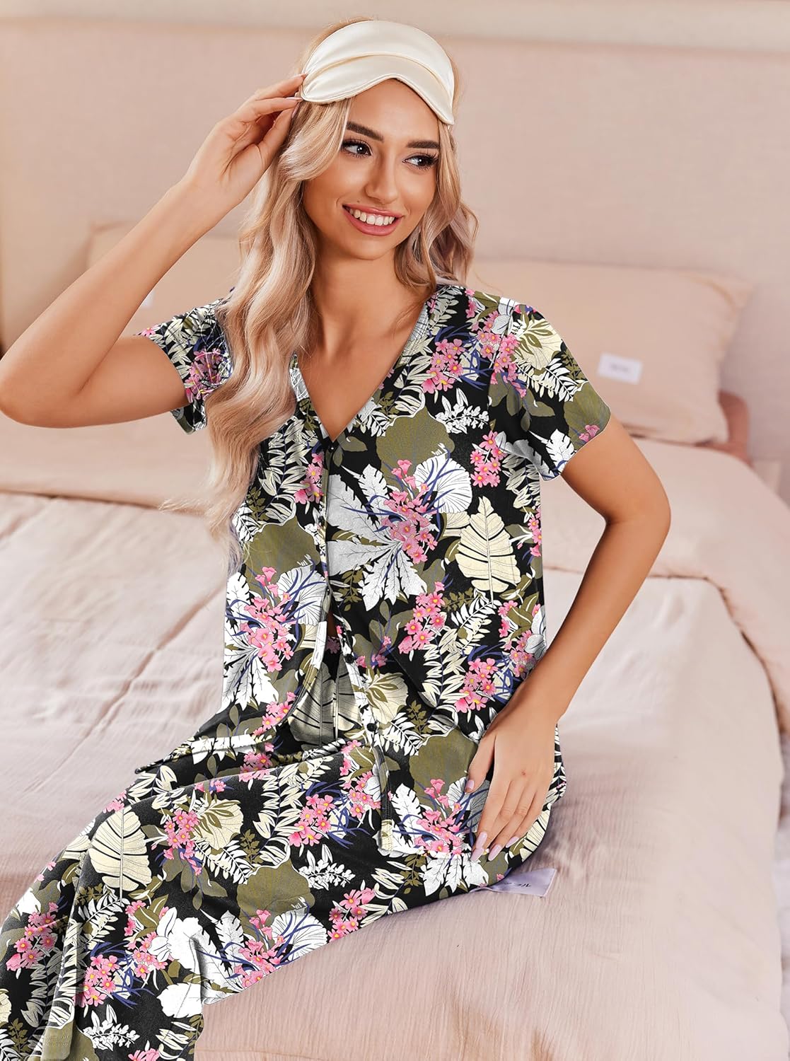 Ekouaer Women's Pajama Sets Short Sleeve Sleepwear Button Up Pj Loungewear Top and Capri Pants with Pockets - Image 4