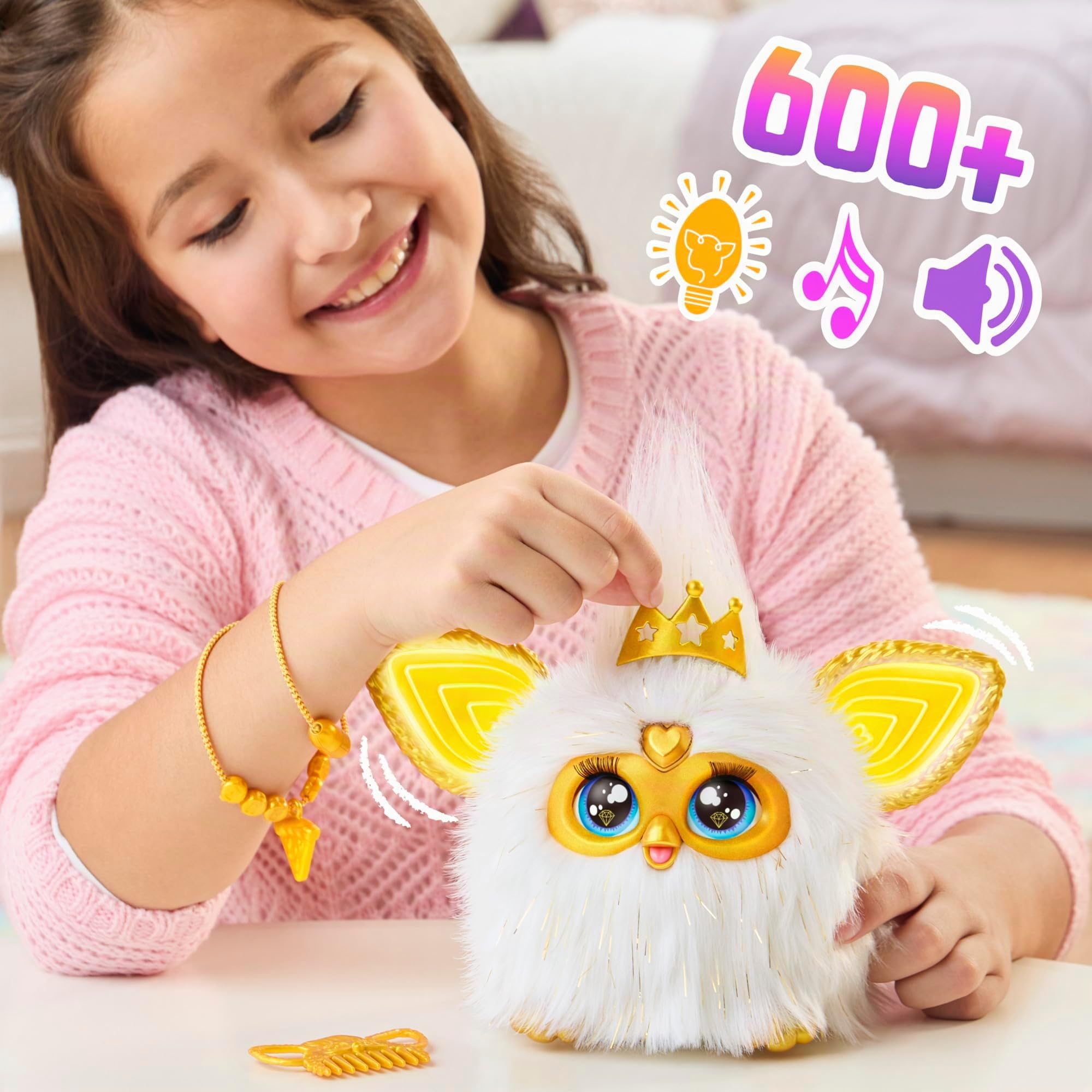 Furby Gold Glam - Peluche interattivo per bambine e ragazzi di 6 anni, animatronico ad attivazione vocale, parla inglese e furbish, bianco (esclusiva Amazon)
