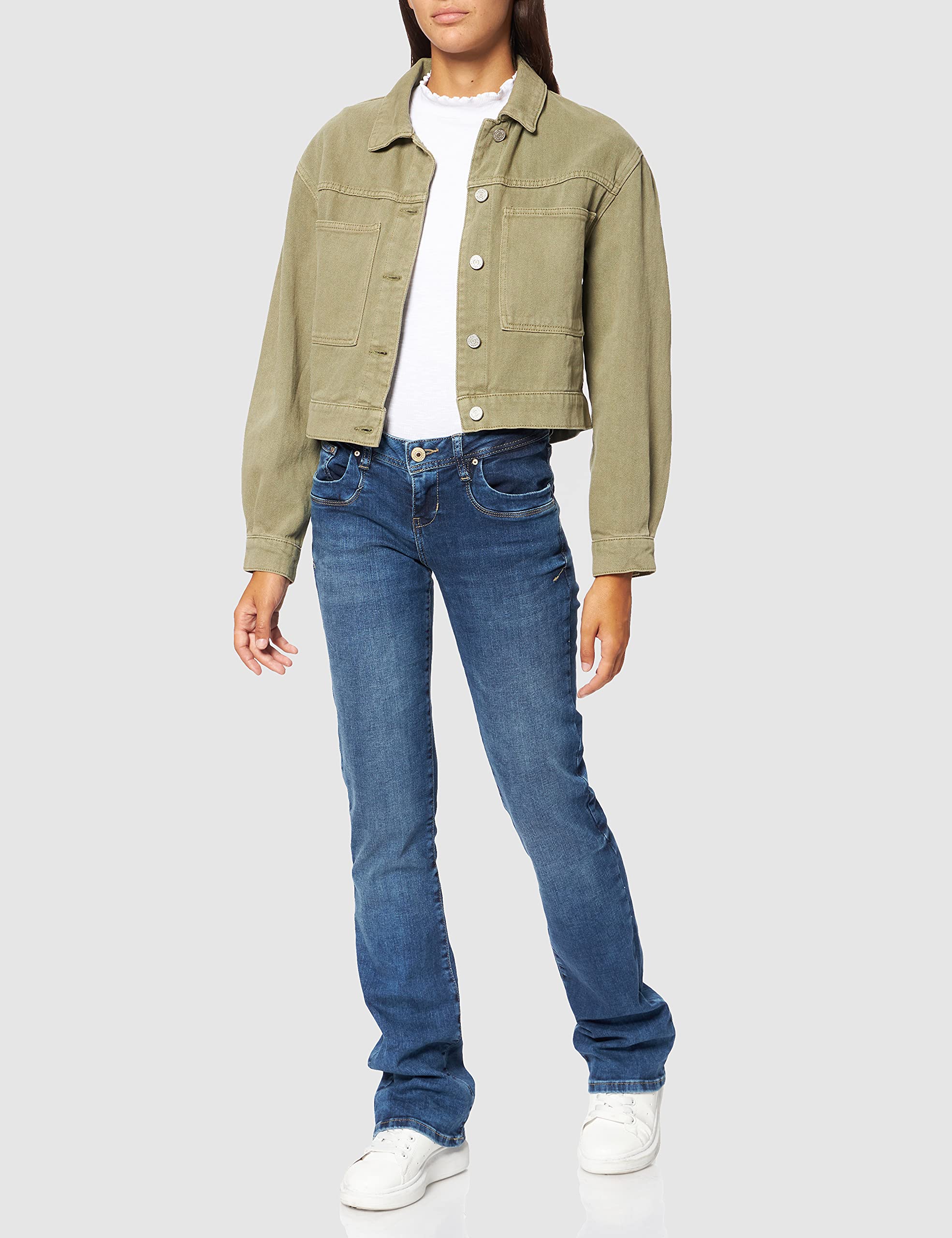 Detailaufnahme der LTB Jeans Damen Valerie Jeans, die den Stoff und die Naht hervorhebt.