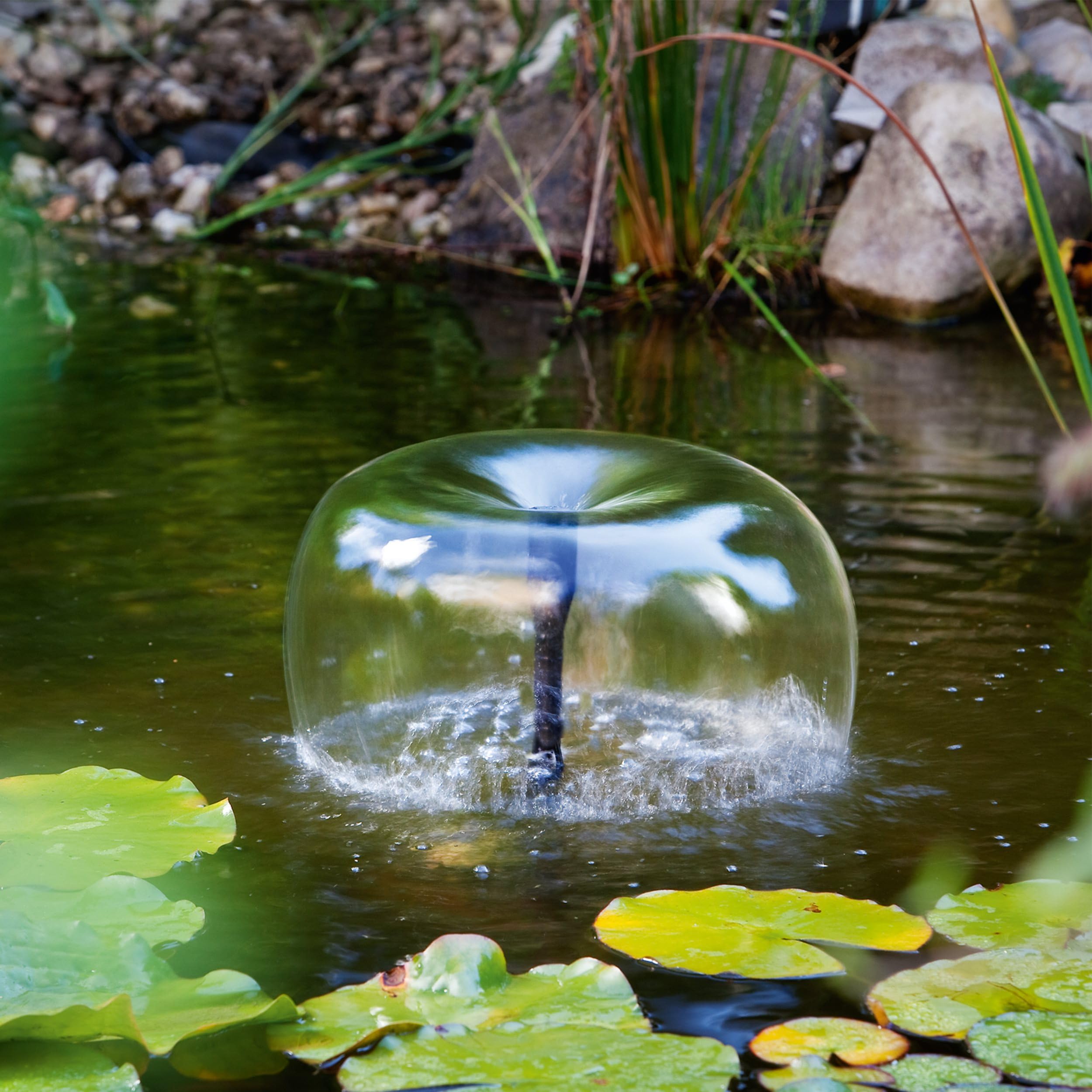 esotec Teichpumpe Milano 470/750 mit Sprinklerset – 12-24V/DC Ersatzpumpe für Gartenteich, Brunnen & Wasserspiel – 750 l/h IP68 101733
