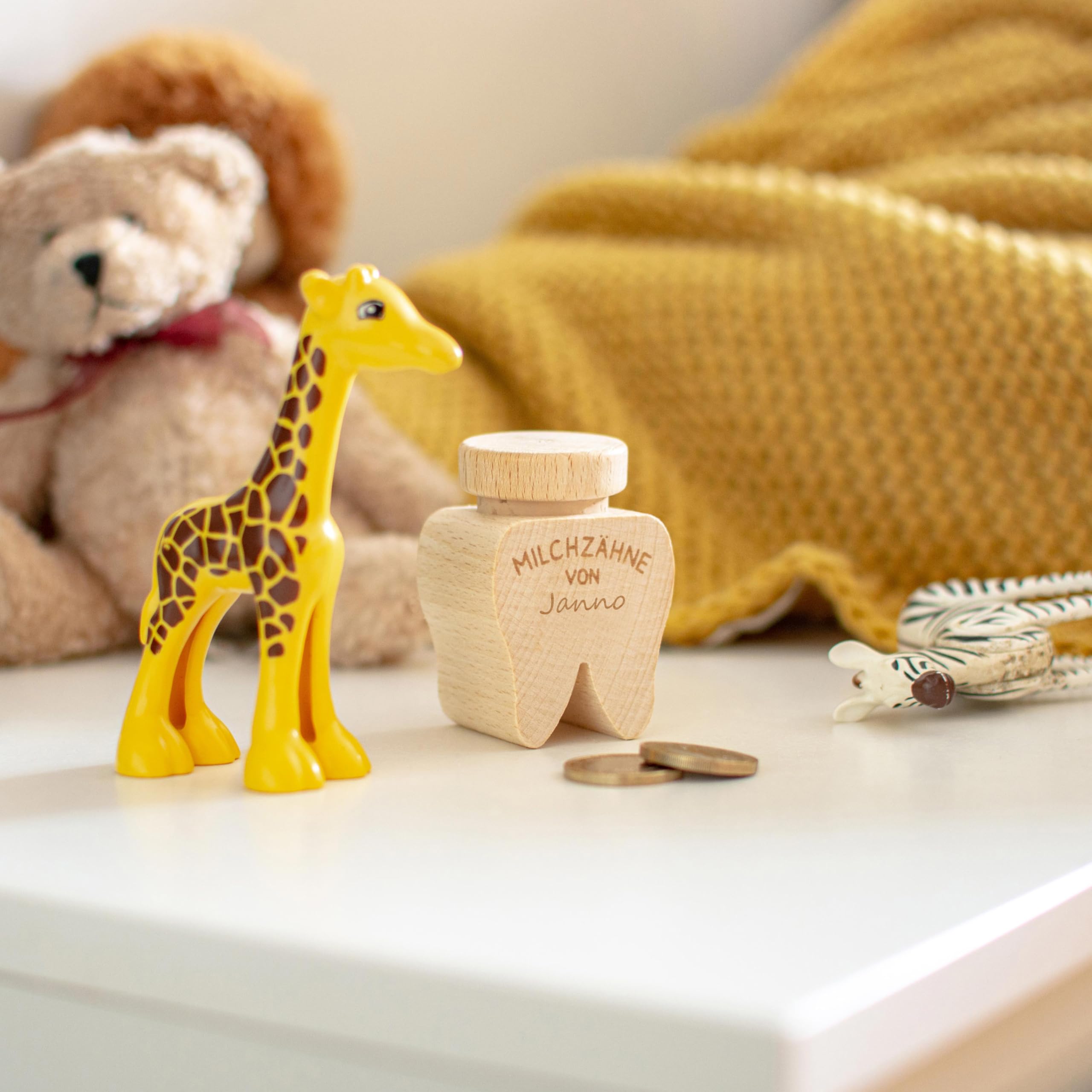 LAUBLUST Personalisierte Milchzahndose mit Namen - Zahnbox mit Gravur auf beiden Seiten | Zahnfee Geschenk für Jungen & Mädchen - Milchzahnbox & Zahndose aus Holz ca. 6 x 4 cm als Andenken für Kinder