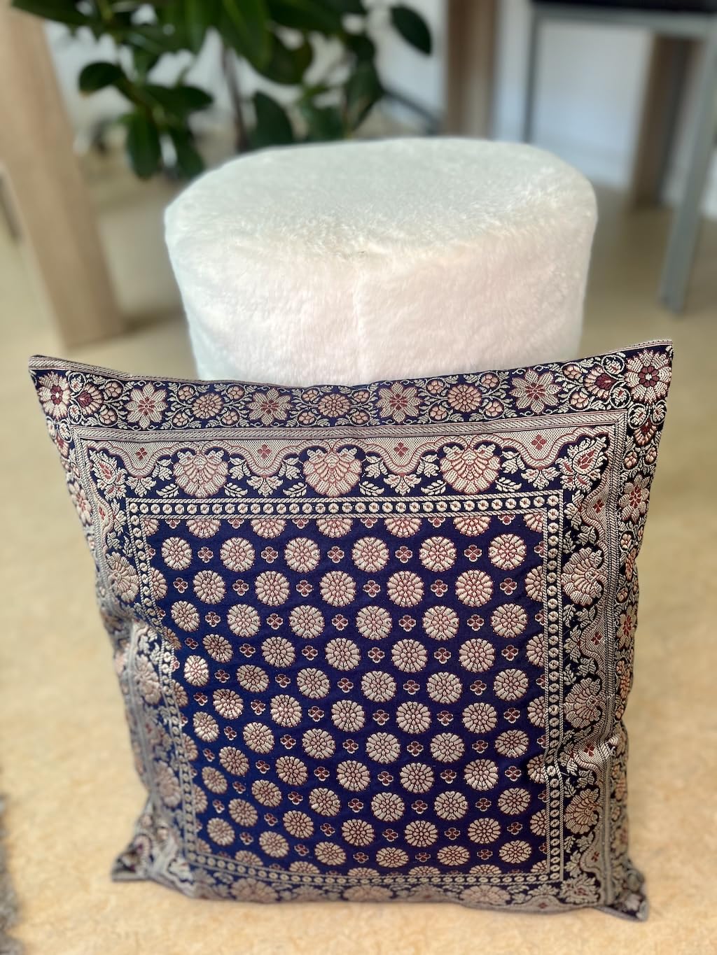 Federa Decorativa In Seta Banarasi - 40x40 Cm, Fatta A Mano In India, Con Schiuma Morbida, Viola, Cuscino Non Incluso - 3