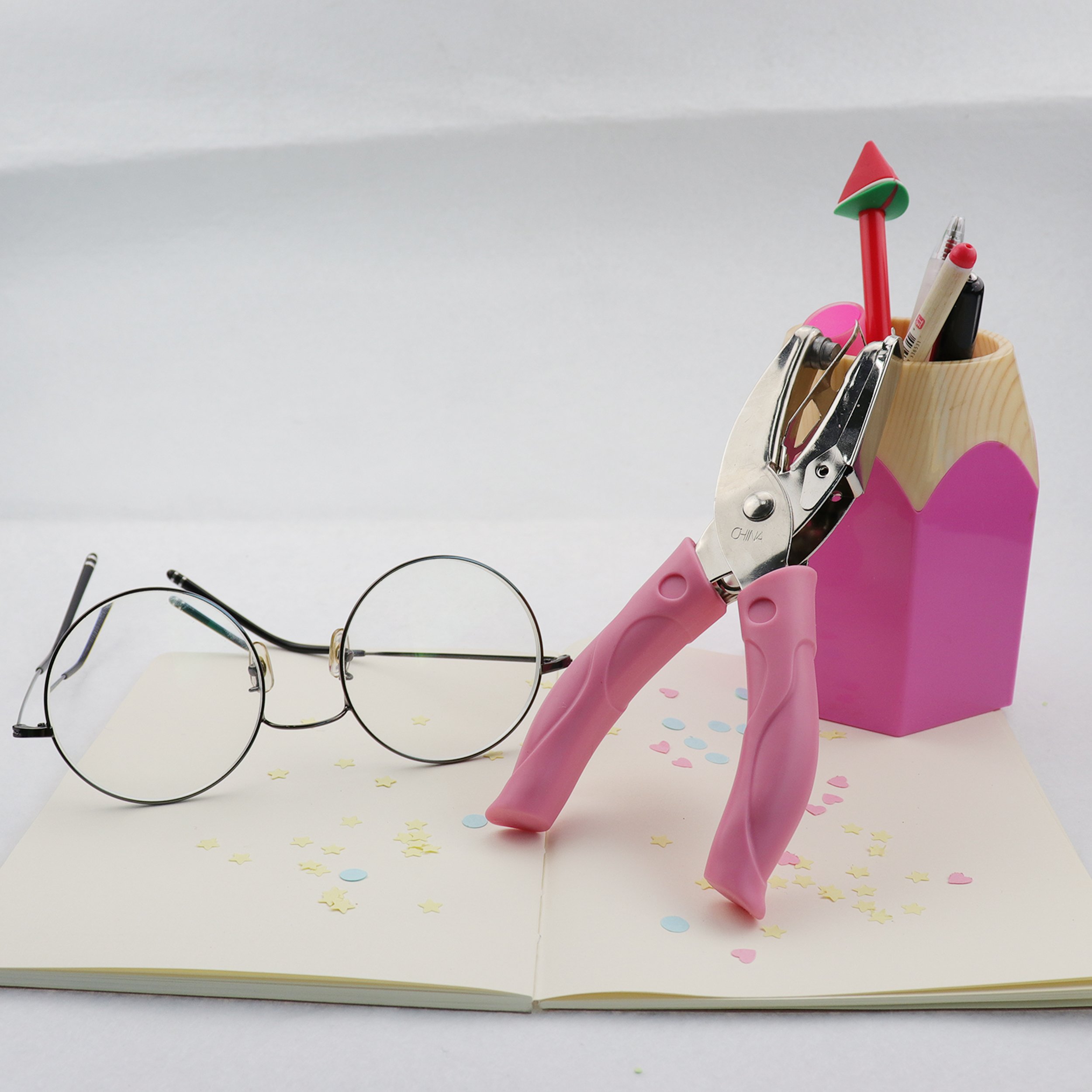 Perforadora de papel de metal de mano con un solo agujero para manualidades con agarre de color rosa, color Small Circle
