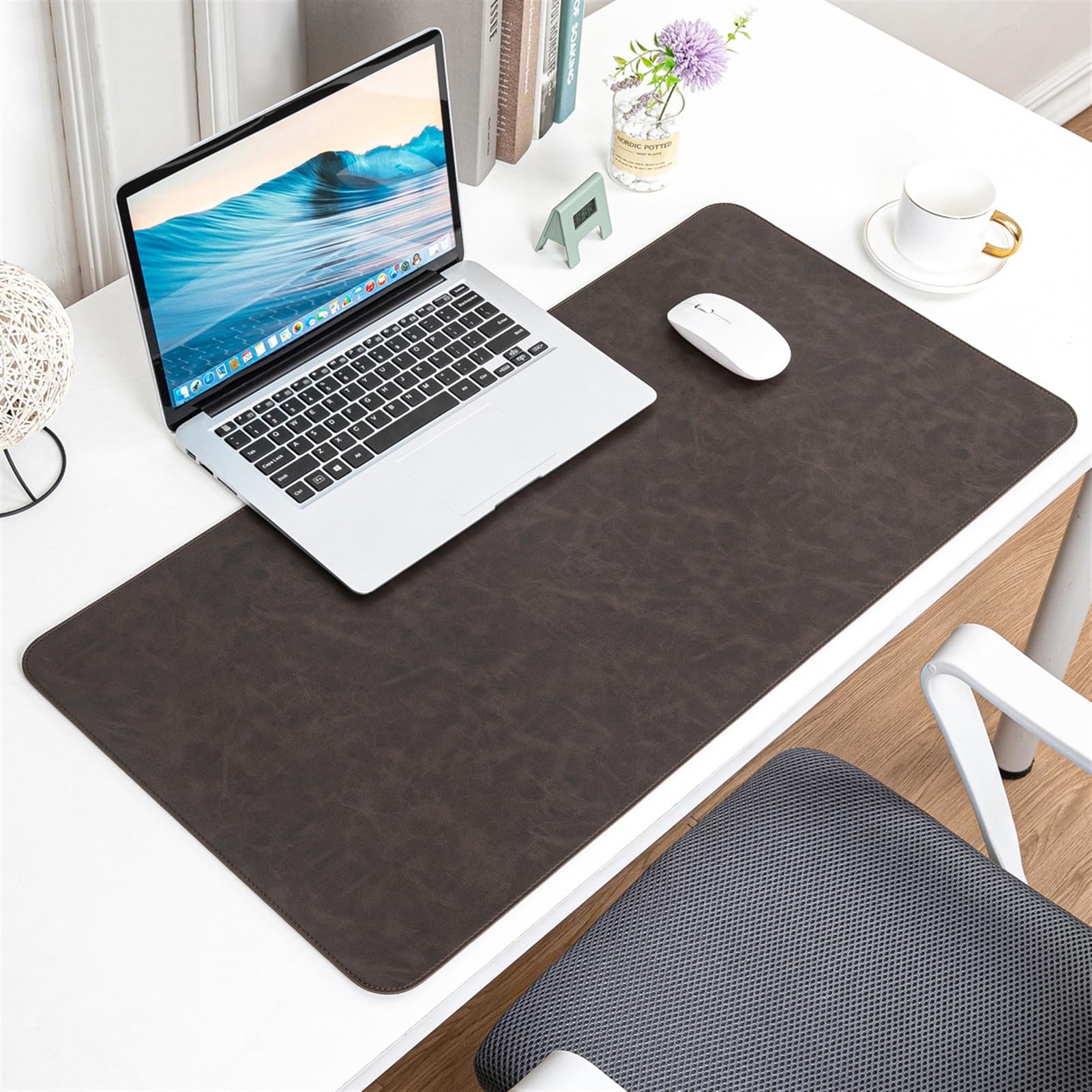 Grande tappetino da scrivania antiscivolo in pelle PU vintage caffè scuro per tastiera e tappetino per mouse da ufficio 120 cm x 50 cm, accessorio da scrivania ideale per professionisti