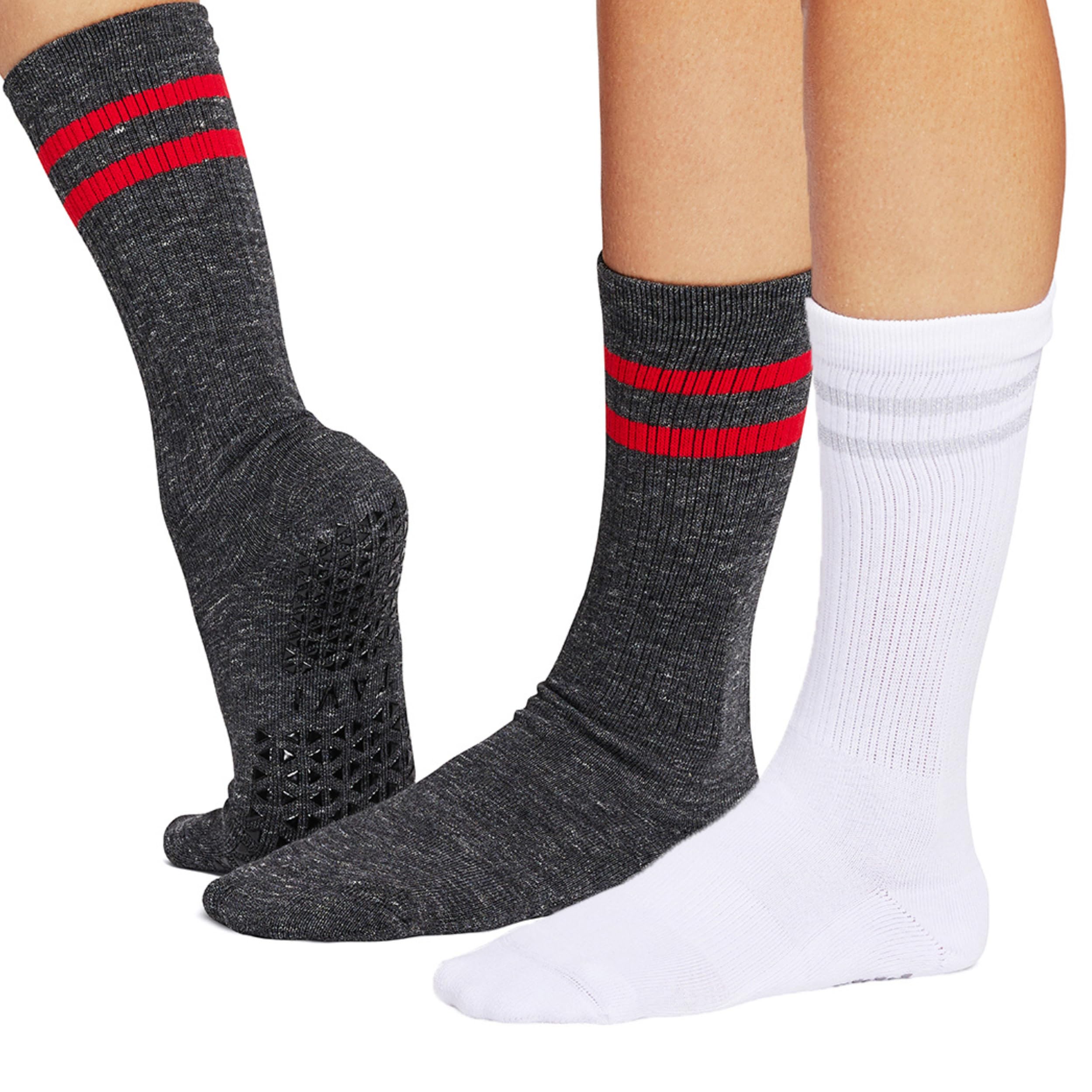 TAVI Kai Crew Grip - Calcetines para mujer, calcetines de pilates con agarres antideslizantes, soporte de arco, para yoga, barra, entrenamientos de estudio, Gris/blanco, paquete de 2, M