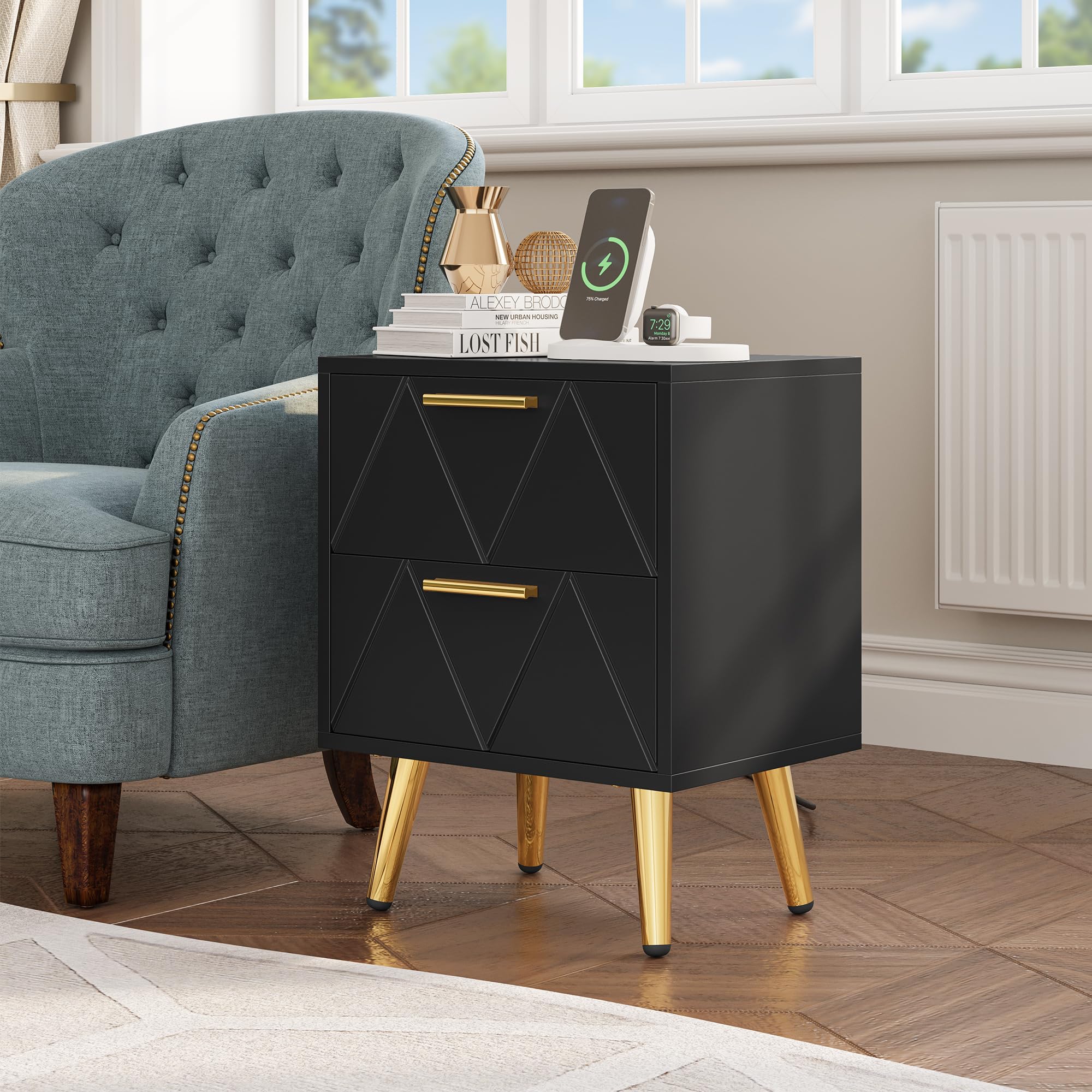 YITAHOME Table de Chevet avec 2 Tiroirs, 2 Ports USB et 2 Prises de Courant, Table d'Appoint avec Pieds et Poignées en Métal Doré, Bout de Canapé pour Salon, Chambre à Coucher, 40x 30 x 52cm, Noir