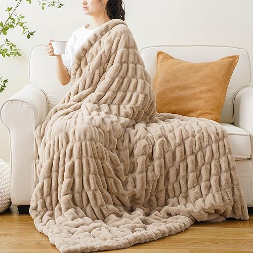 Miniatura 9 de BATTILO HOME Manta de piel sintética de conejo fruncida para sofá y cama, reversible, doble cara, manta de visón súper suave, cálida y acogedora, 50