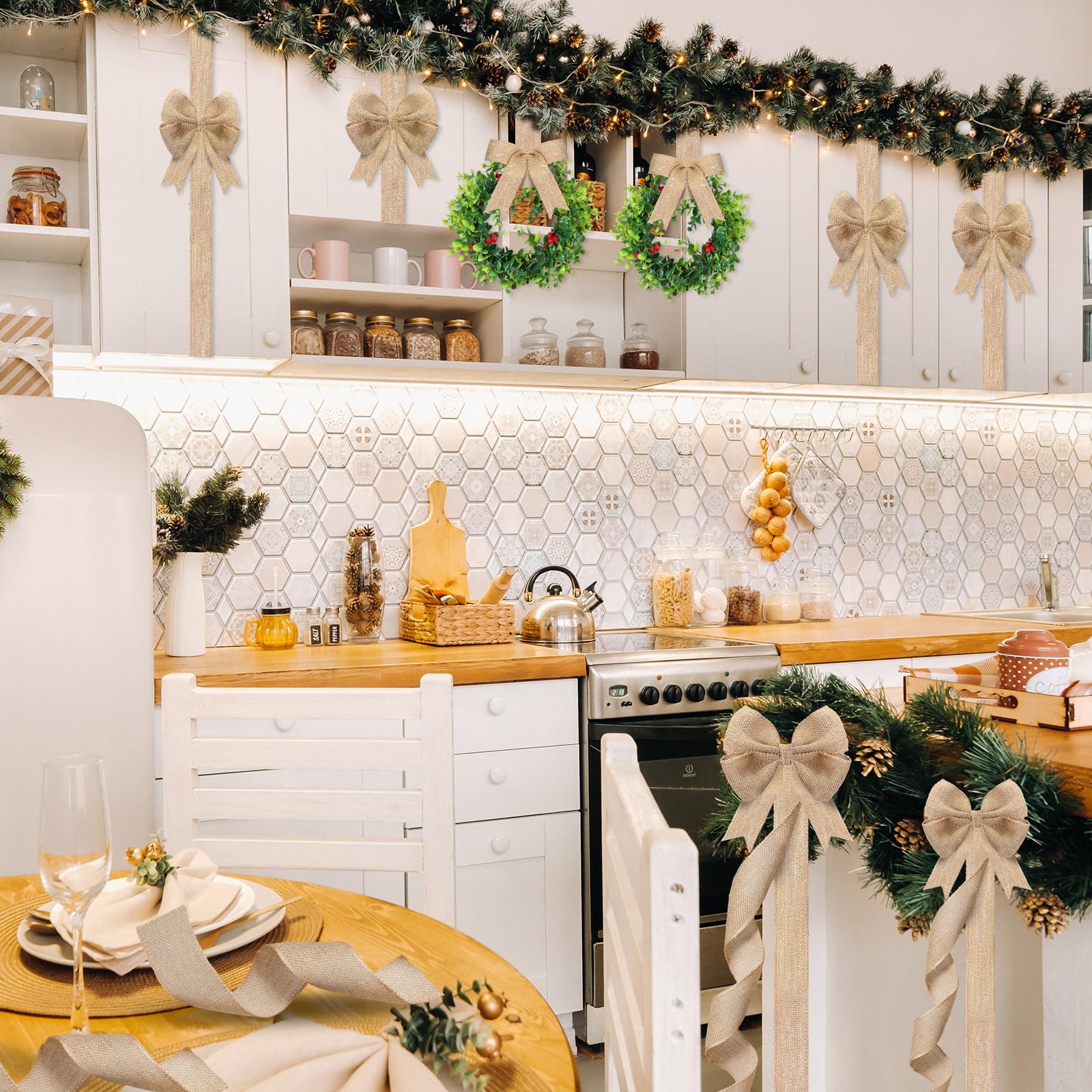 Jexine Lot de 6 décorations de Noël en toile de jute, 4 nœuds en ruban festif et 2 couronnes de Noël à suspendre avec nœud pour Noël et maison