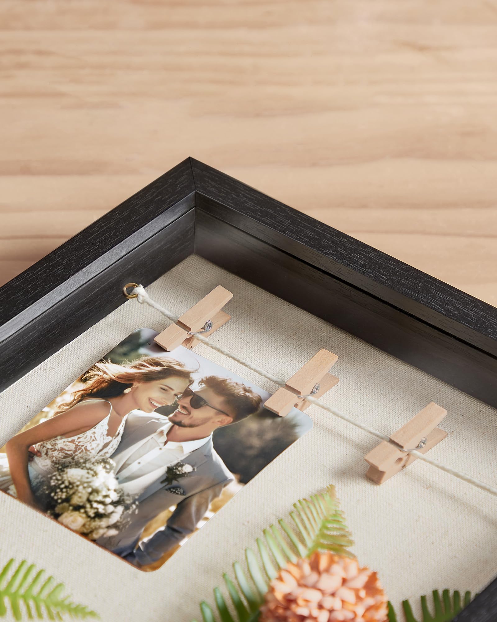 SONGMICS Marco de fotos 3D para rellenar, marco de fotos con cordón, pinzas, manualidades, placa de espuma con superficie de lino, vidrio, MDF, 22,5 x 4 x 27,5 cm, idea de regalo, color negro