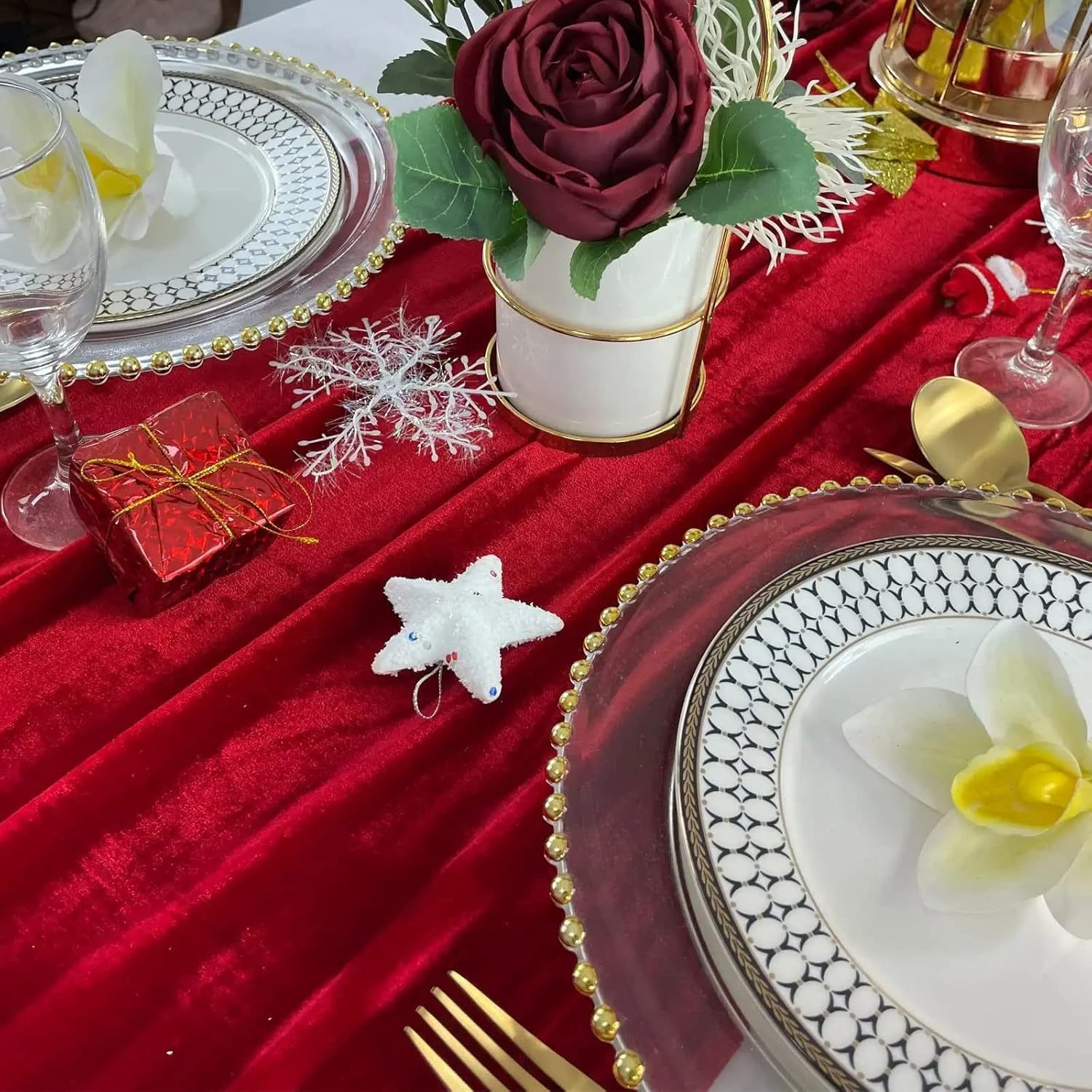 Luxurious Velvet Table Runner, 10ft Wedding Reception Decorations, 20x120inch Soft Velvet Fabric, Table Linen Overlay, Wedding Table Runners (Red, 20X120inch, 5pack)