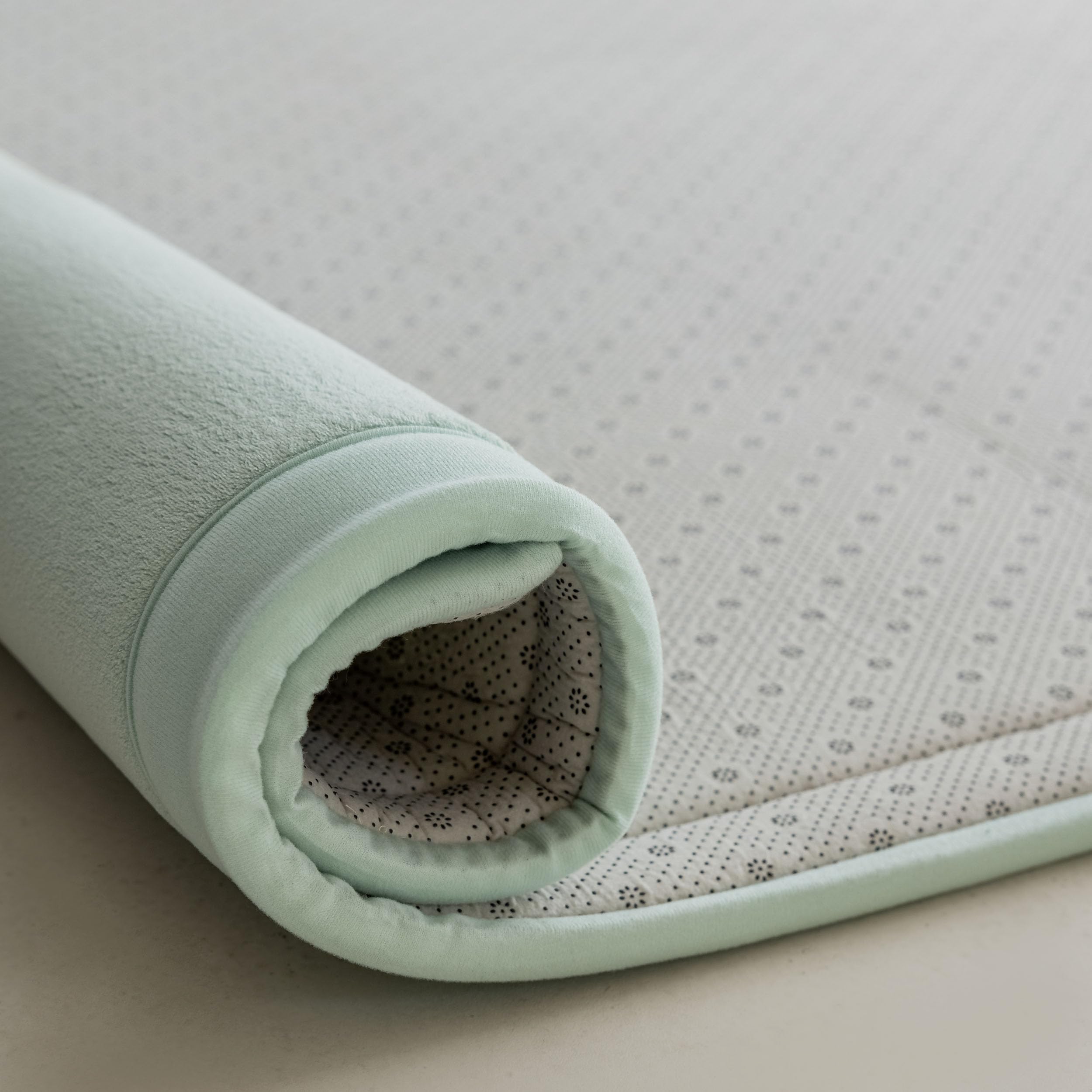 IOTXY Koralle Samt Teppich für Kinder - Samtmatte, krabbelteppich Baby, Krabbeldecke für kinderzimmer und Wohnzimmer, Hellgrün, 150 x 150 cm