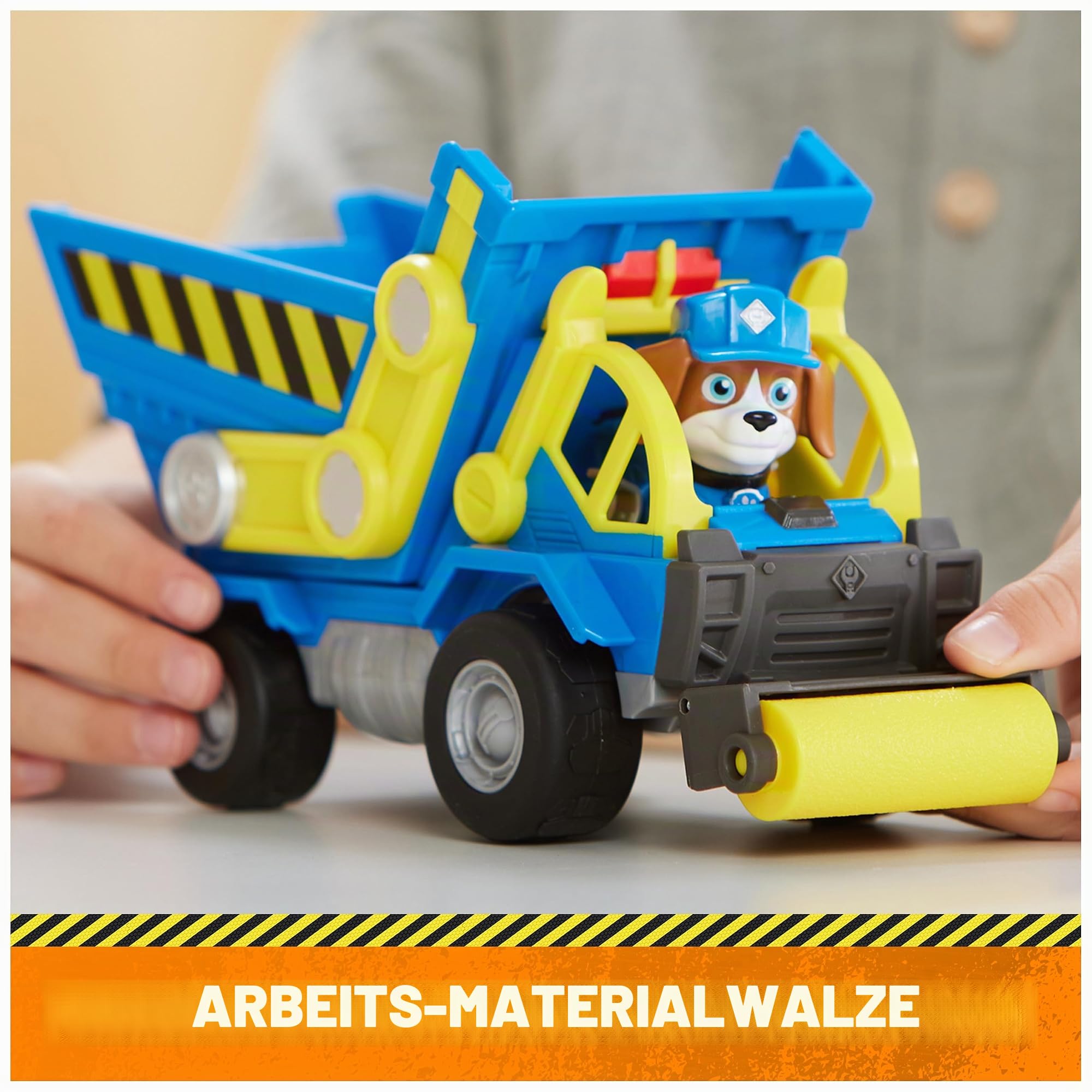 Rubble & Crew Wheeler's Muldenkipper Konstruktionsspielzeug & Sammelfigur | Bewegliche Roller, kippbares LKW-Bett, Wheeler-Actionfigur, Rollenspiel, Kinderspielzeug, für Jungen und Mädchen ab 3 Jahren